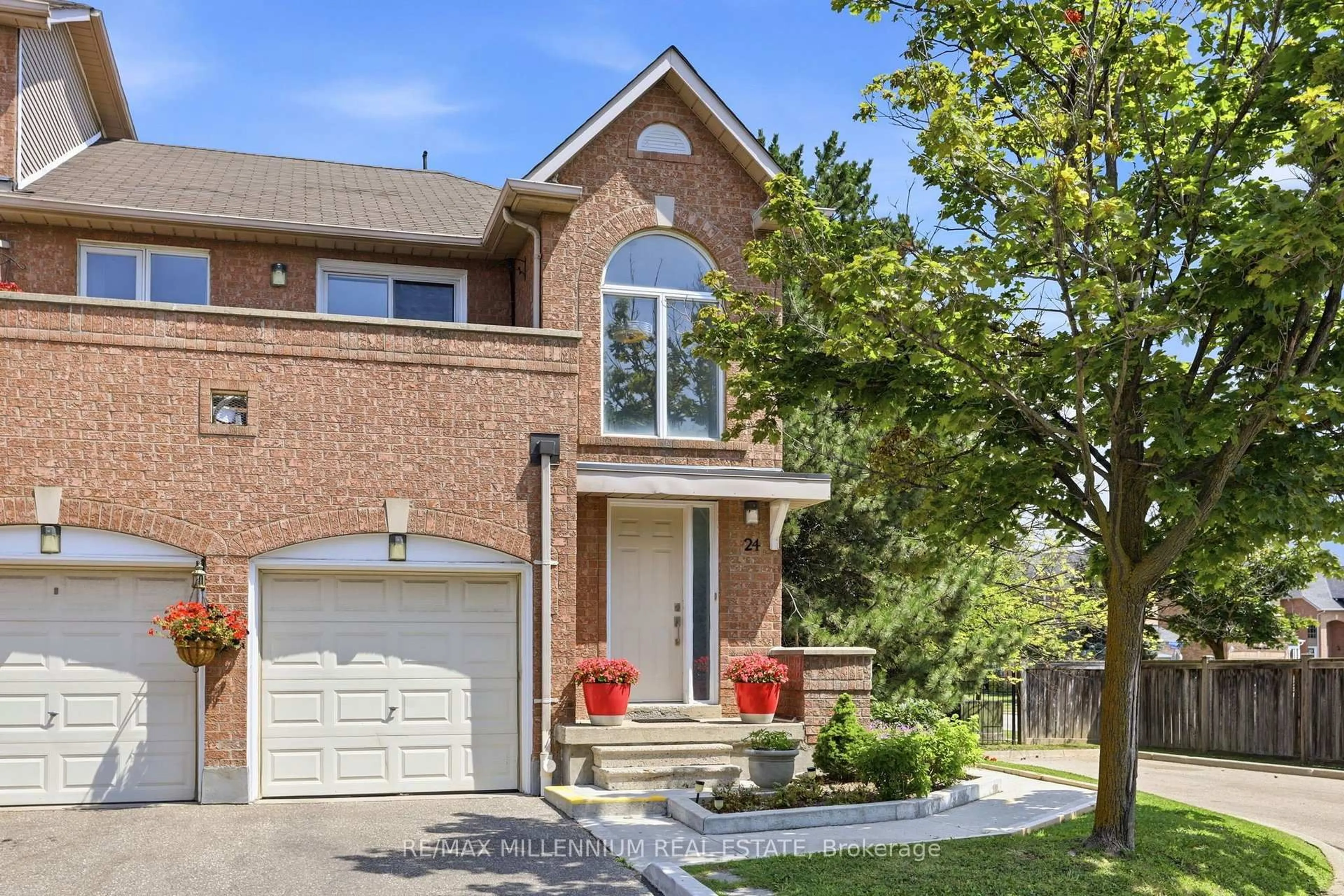 Home with brick exterior material, street for 115 Bristol Rd #24, Mississauga Ontario L4Z 3P7