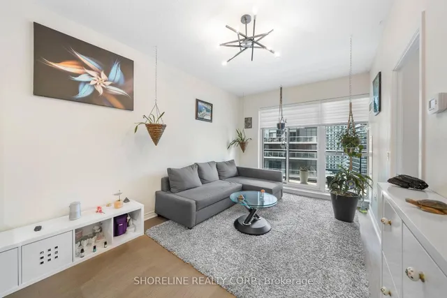 39 Annie Craig Dr #1502, Toronto 5