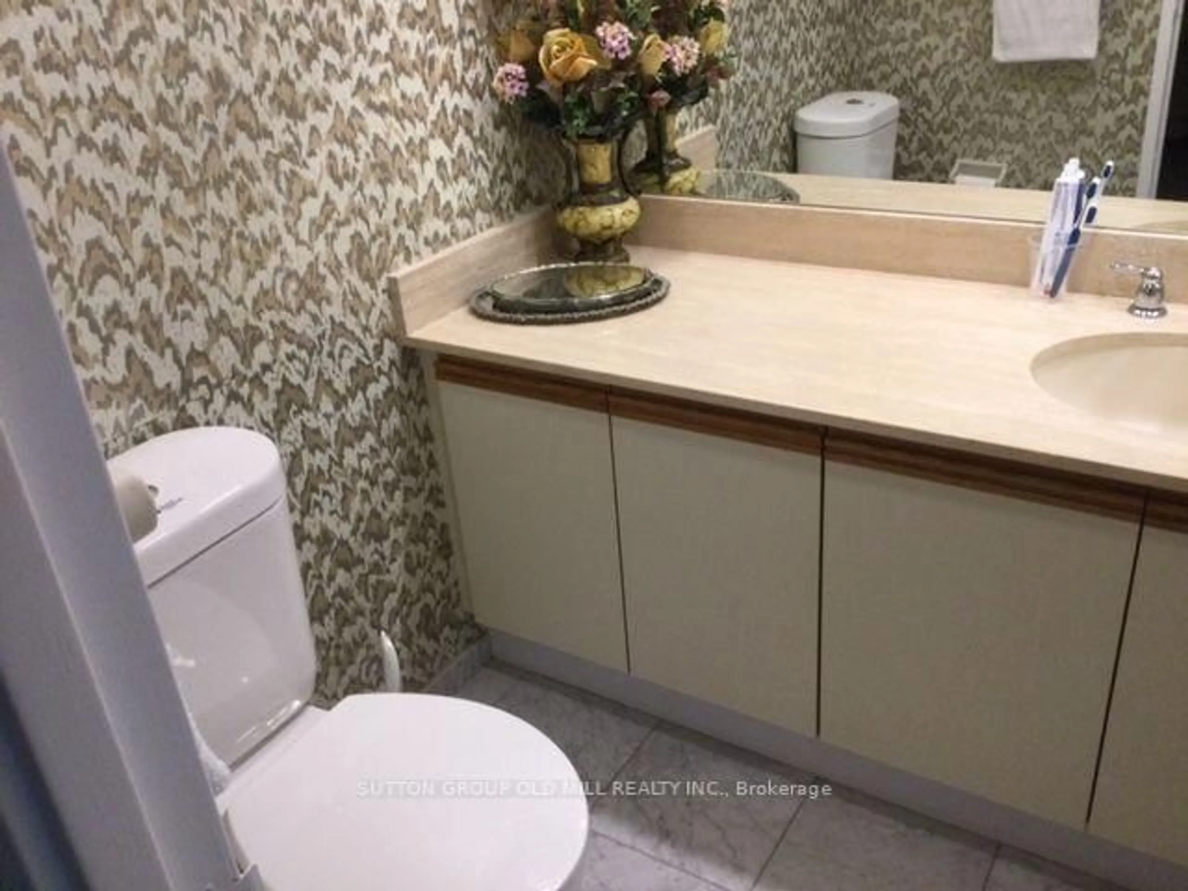 Standard bathroom, unknown for 2000 Islington Ave #412, Toronto Ontario M9P 3S7