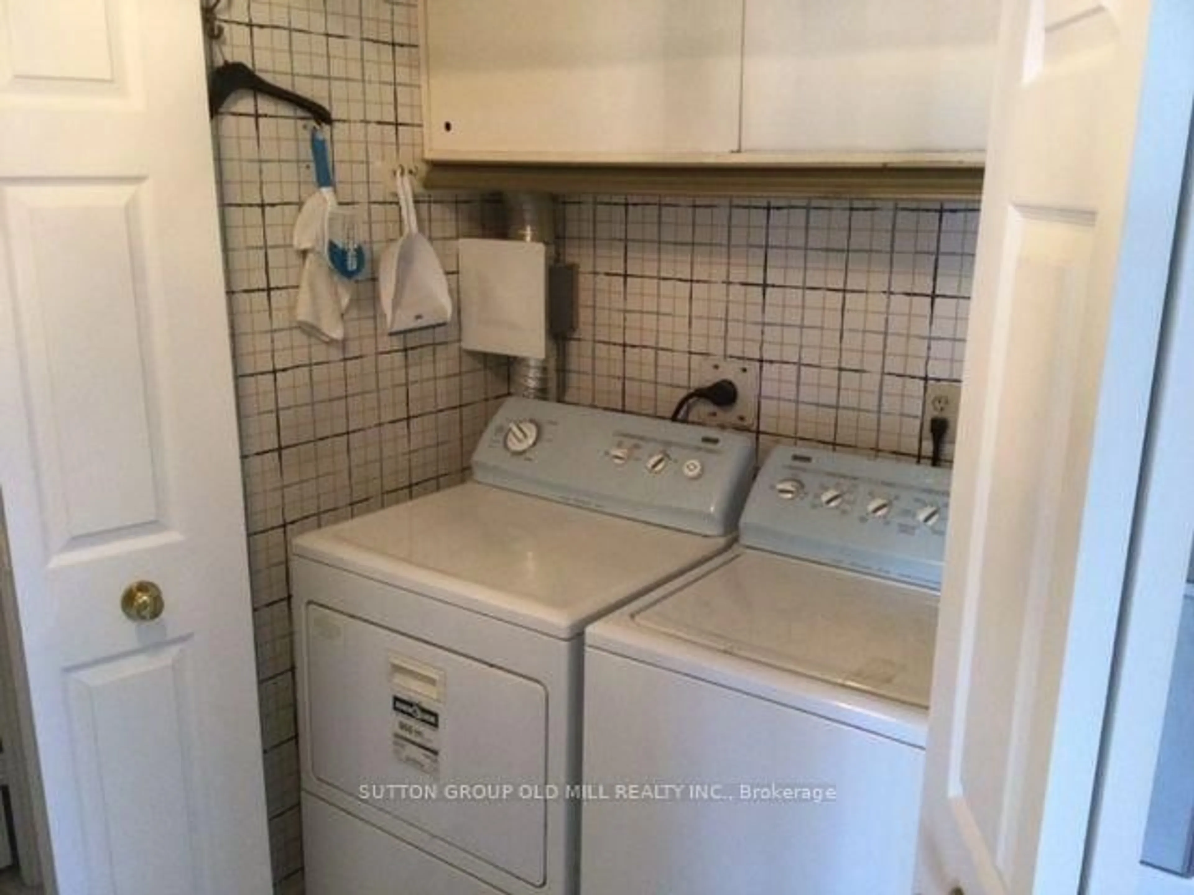 Laundry room for 2000 Islington Ave #412, Toronto Ontario M9P 3S7