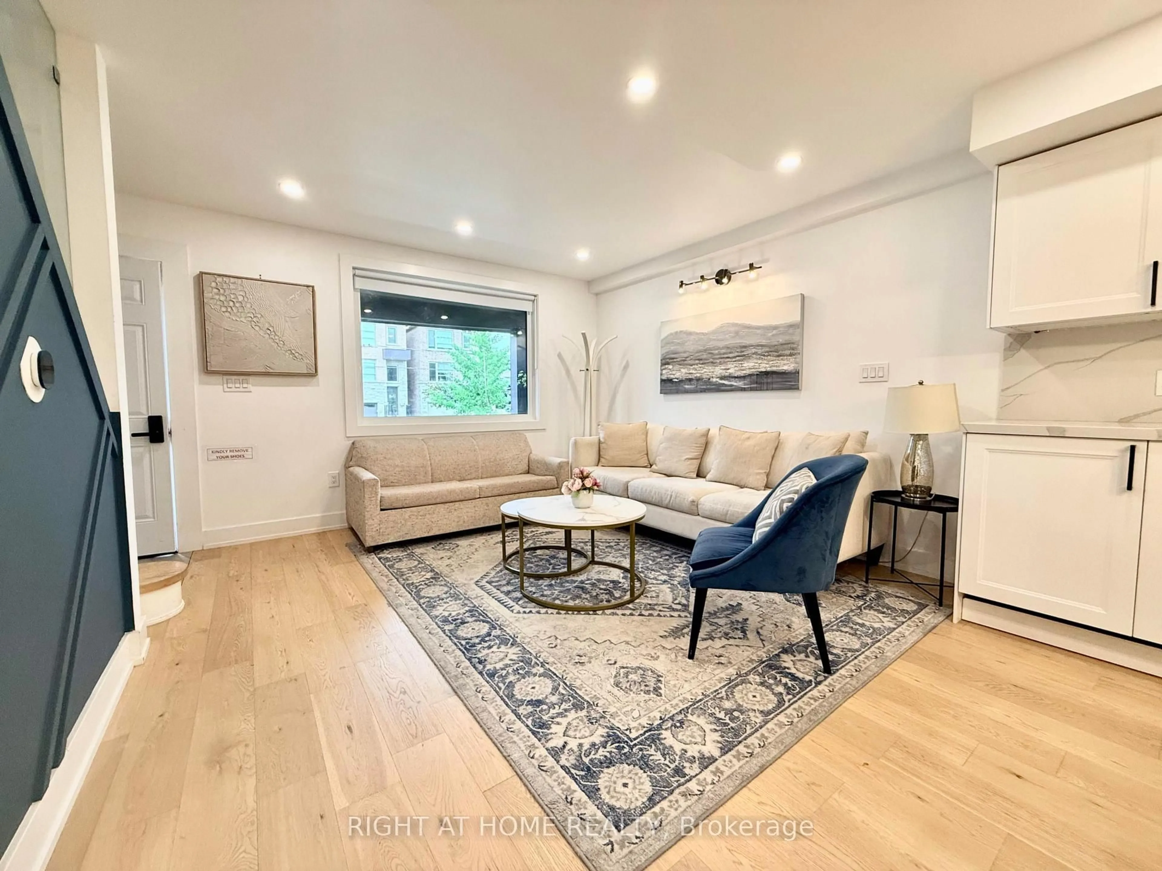 Living room with furniture, unknown for 28 Pendeen Ave, Toronto Ontario M6N 2P3