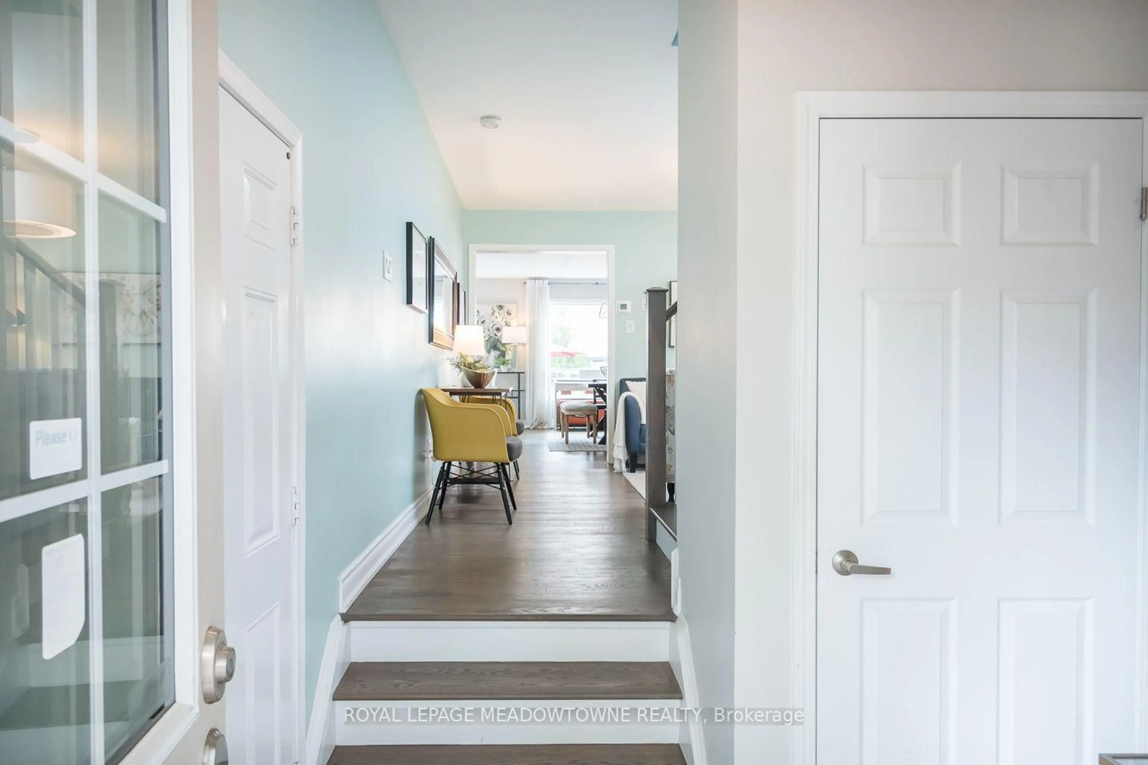 Indoor entryway for 845 Gifford Cres, Milton Ontario L9T 0L2