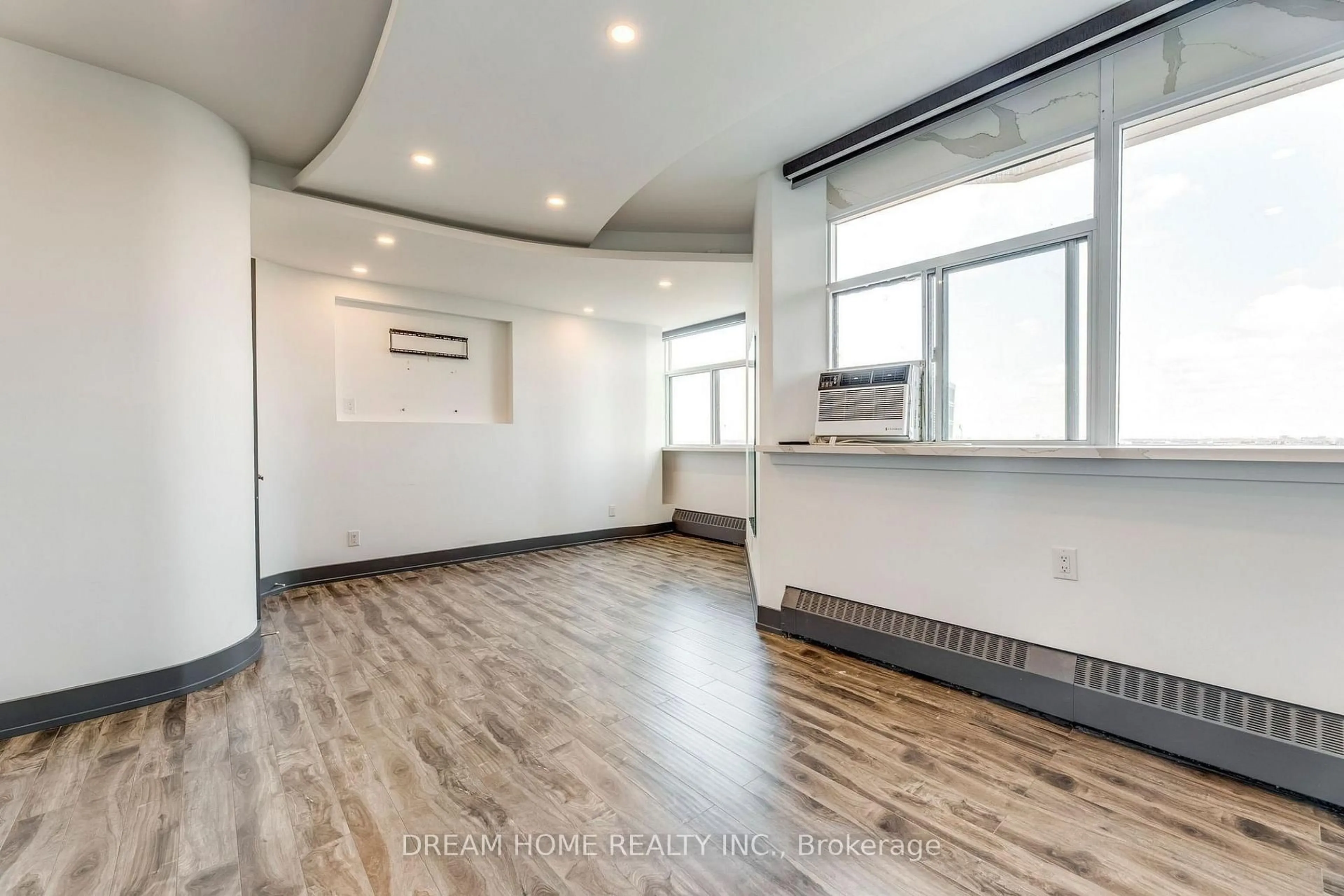 A pic of a room for 2301 Derry Rd #1010, Mississauga Ontario L5N 2R4