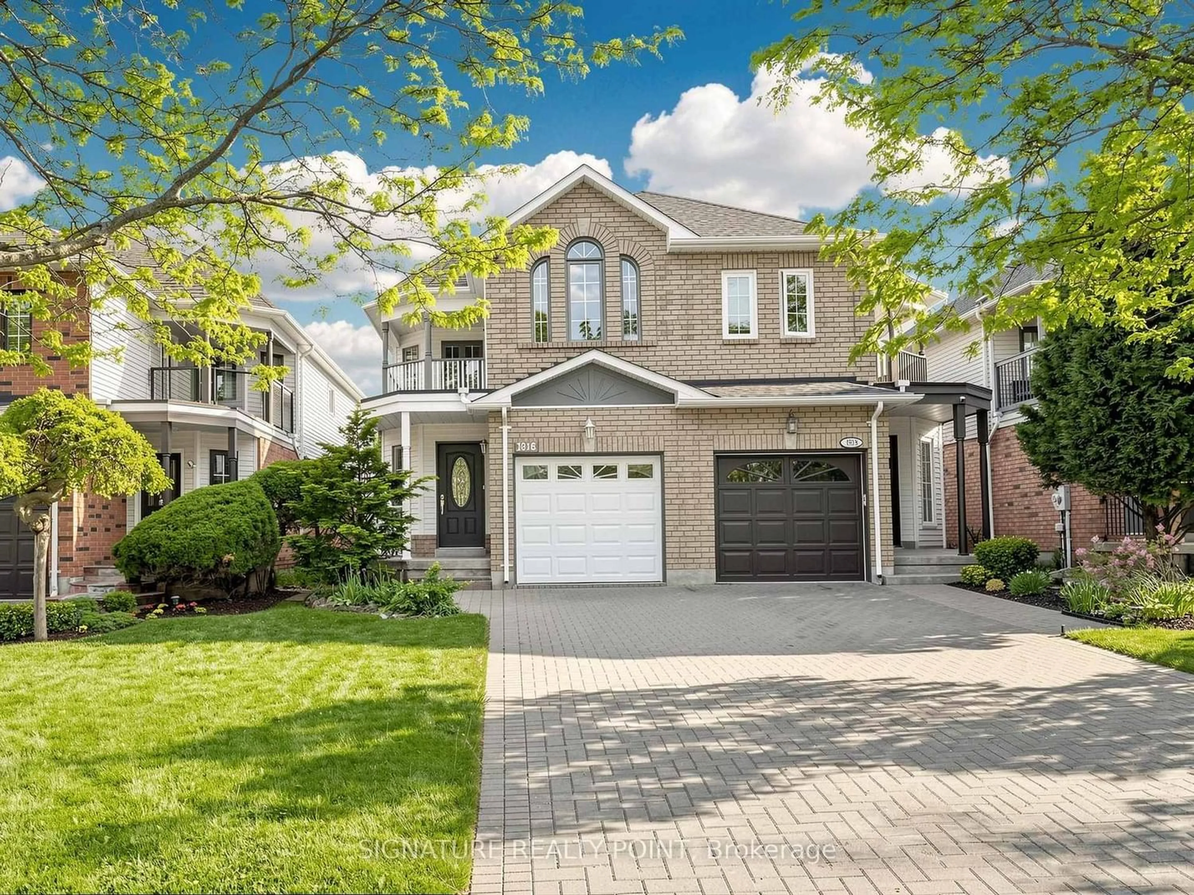 Home with brick exterior material, street for 1816 Hobson Dr, Burlington Ontario L7L 6L7