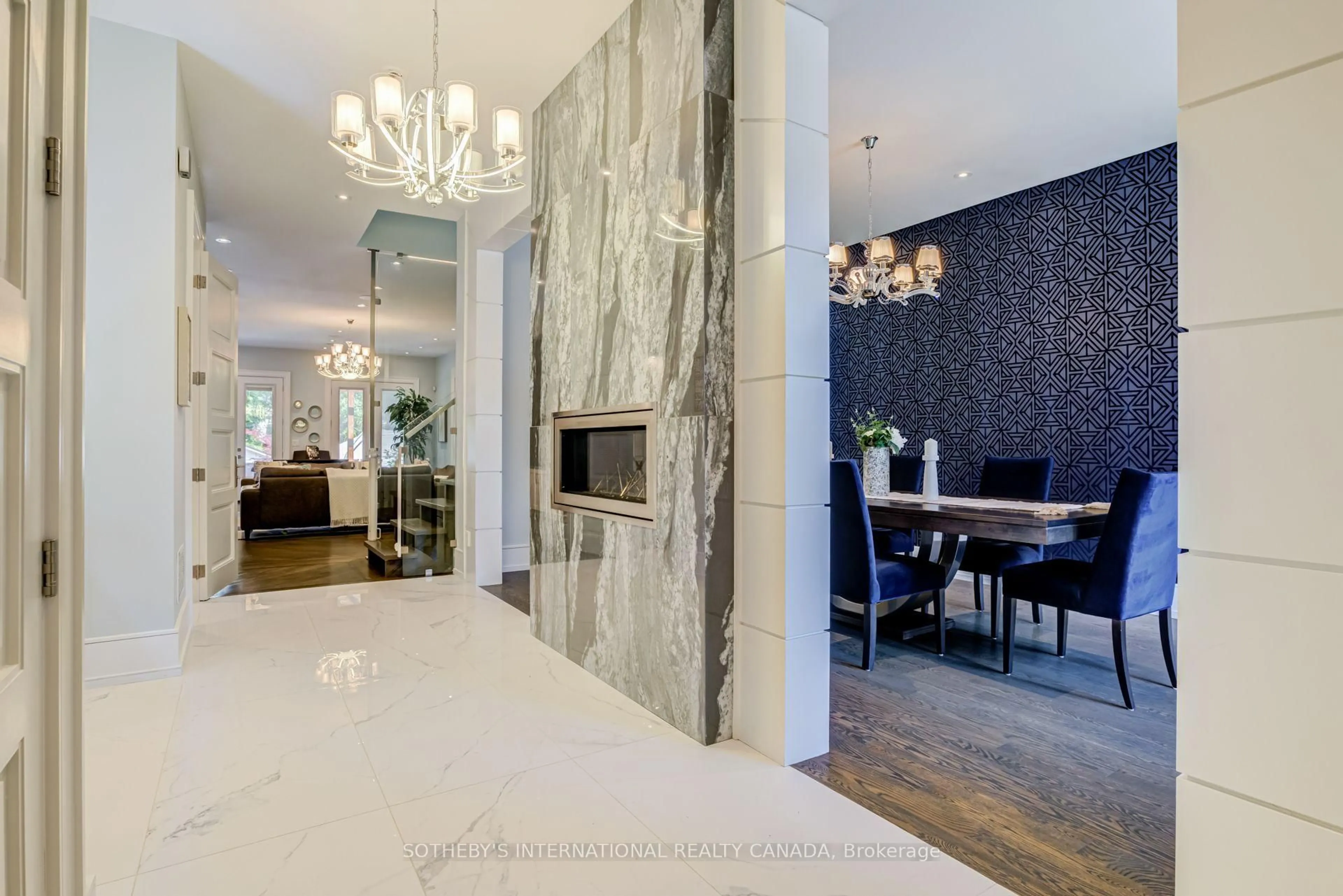 Unknown for 29 Oakwood Ave, Mississauga Ontario L5G 3L2