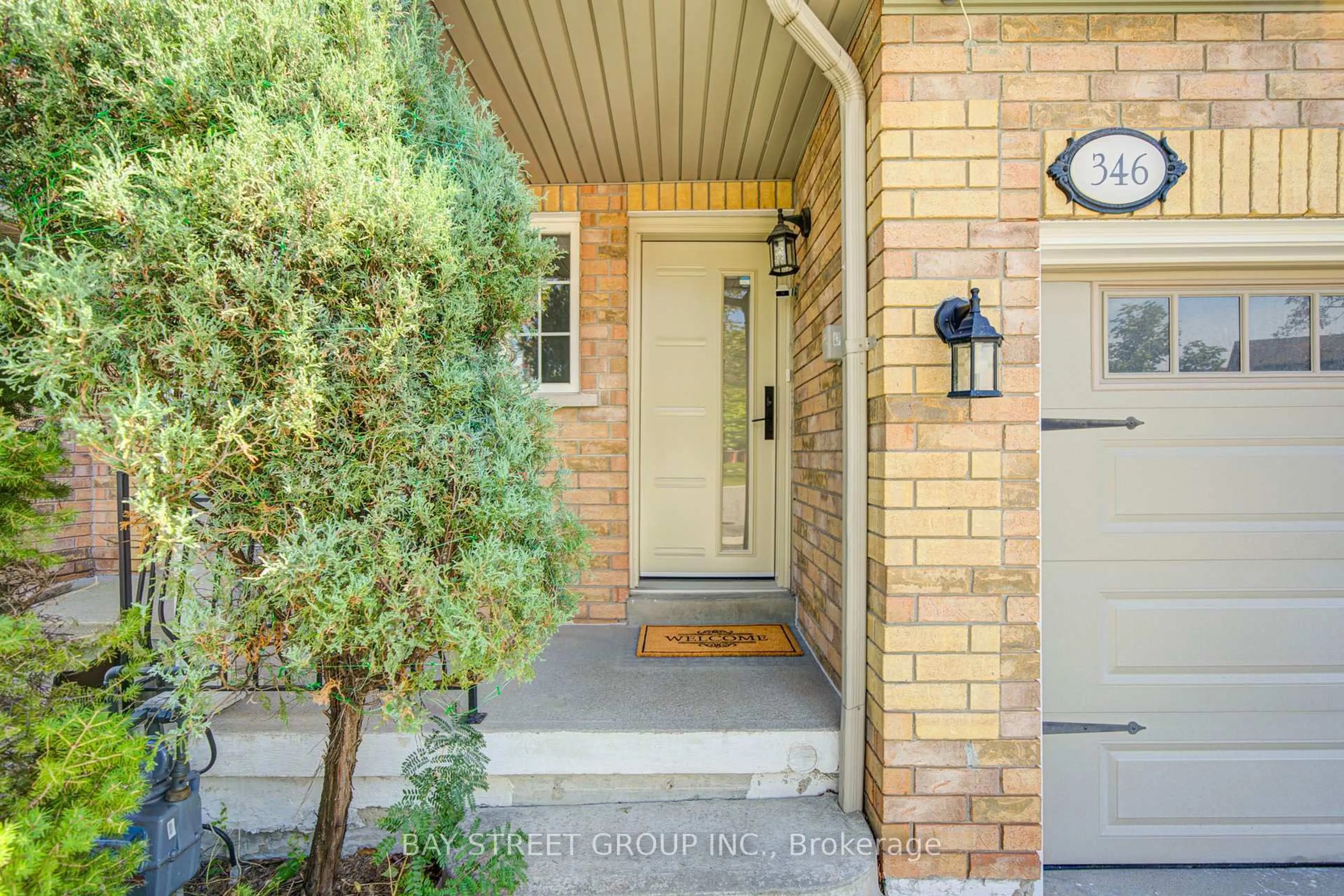 Home with brick exterior material, street for 346 Sardinia Dr, Mississauga Ontario L5R 3X6