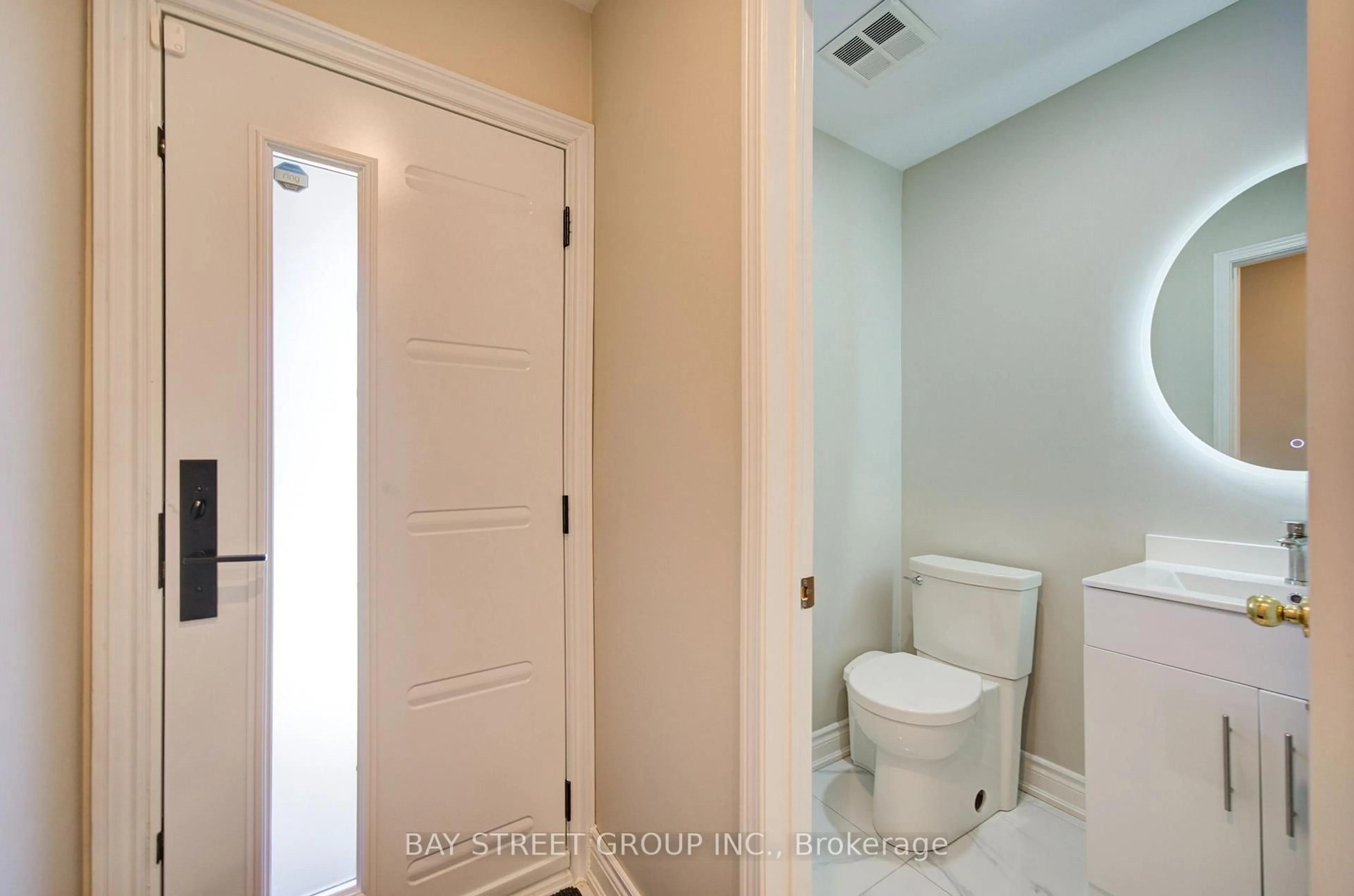 Standard bathroom, unknown for 346 Sardinia Dr, Mississauga Ontario L5R 3X6