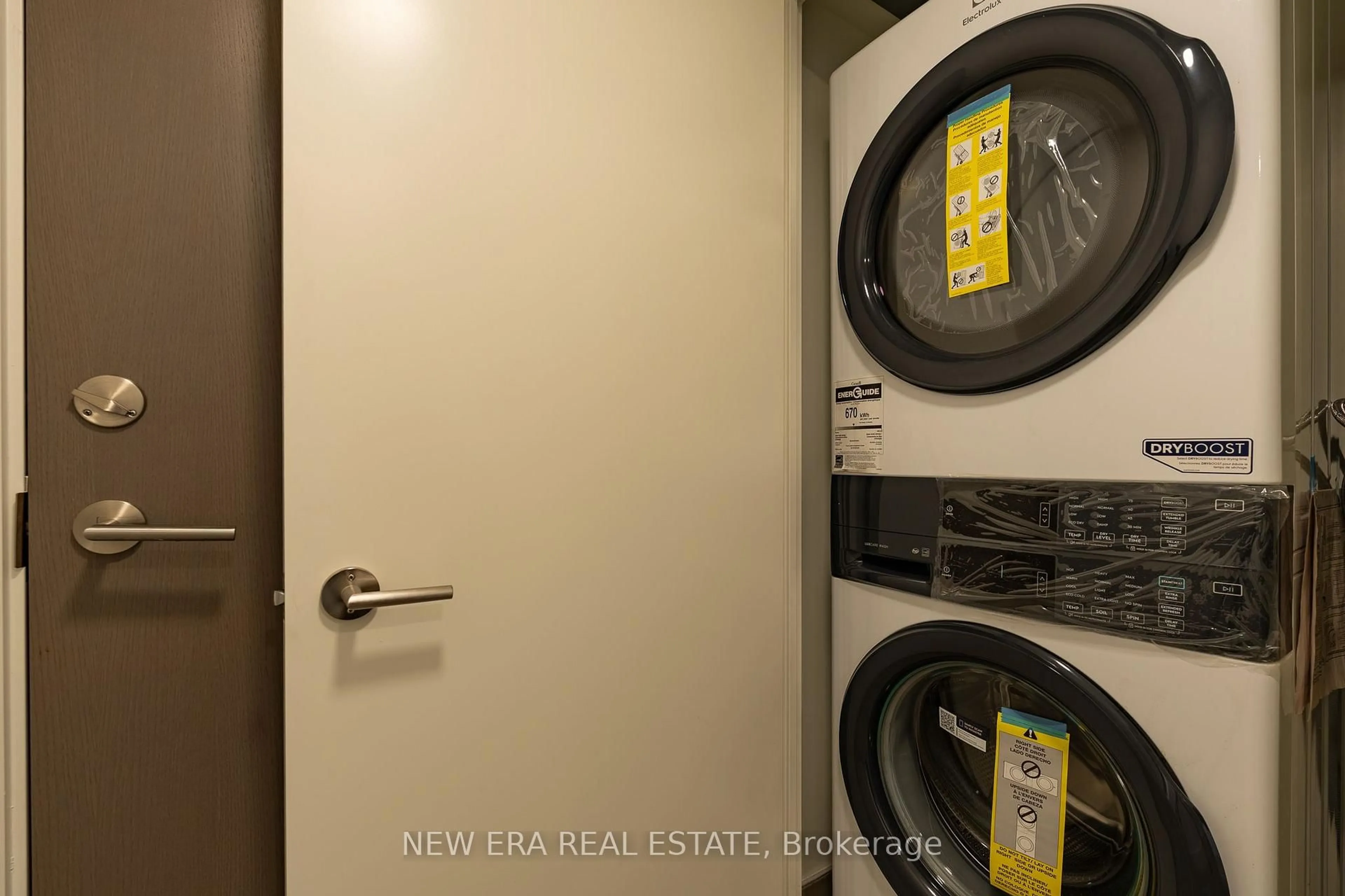 Laundry room for 10 Wilby Cres #506, Toronto Ontario M9N 0B6