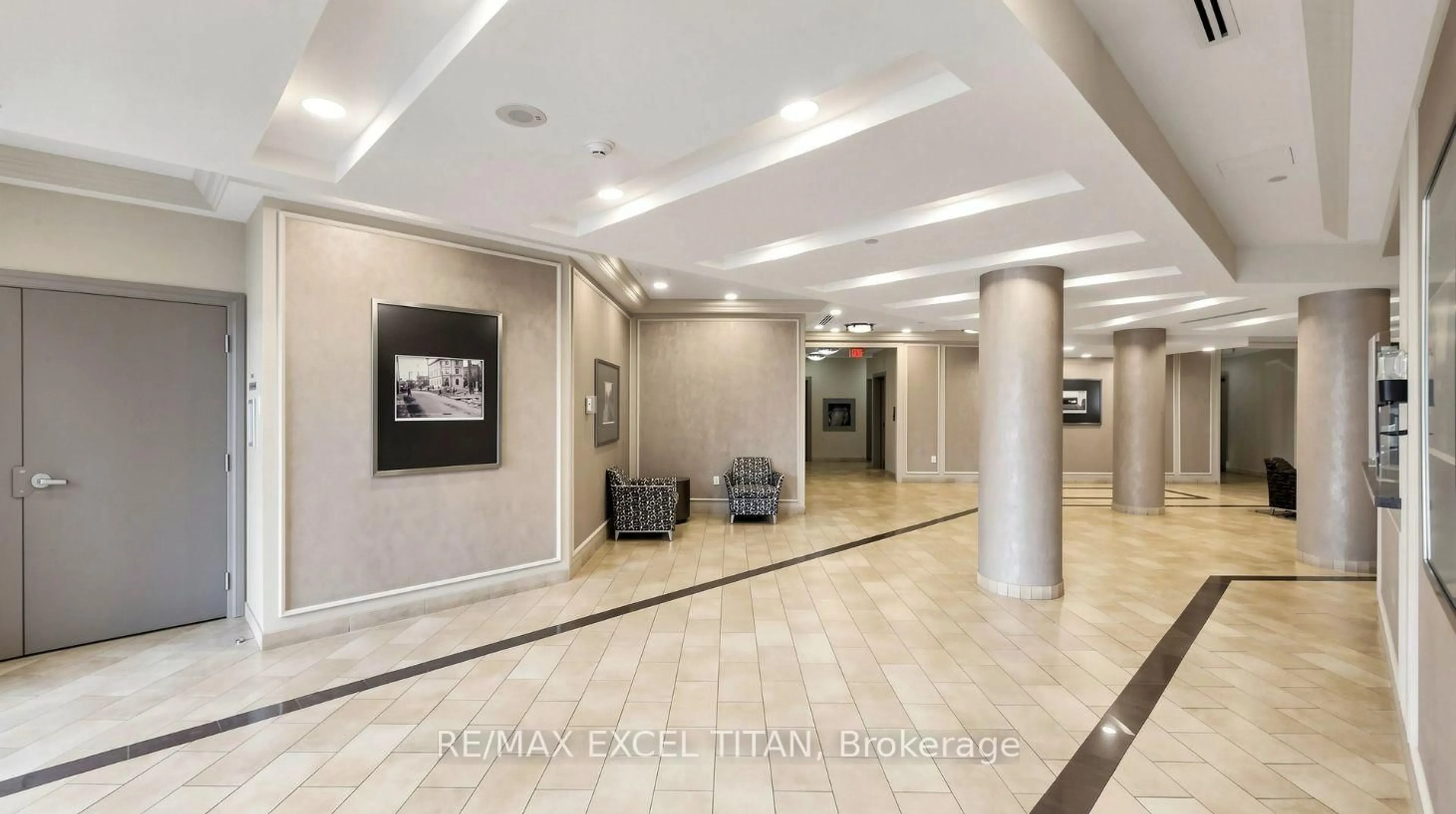 Lobby for 60 Heintzman St #1132, Toronto Ontario M6P 5A1