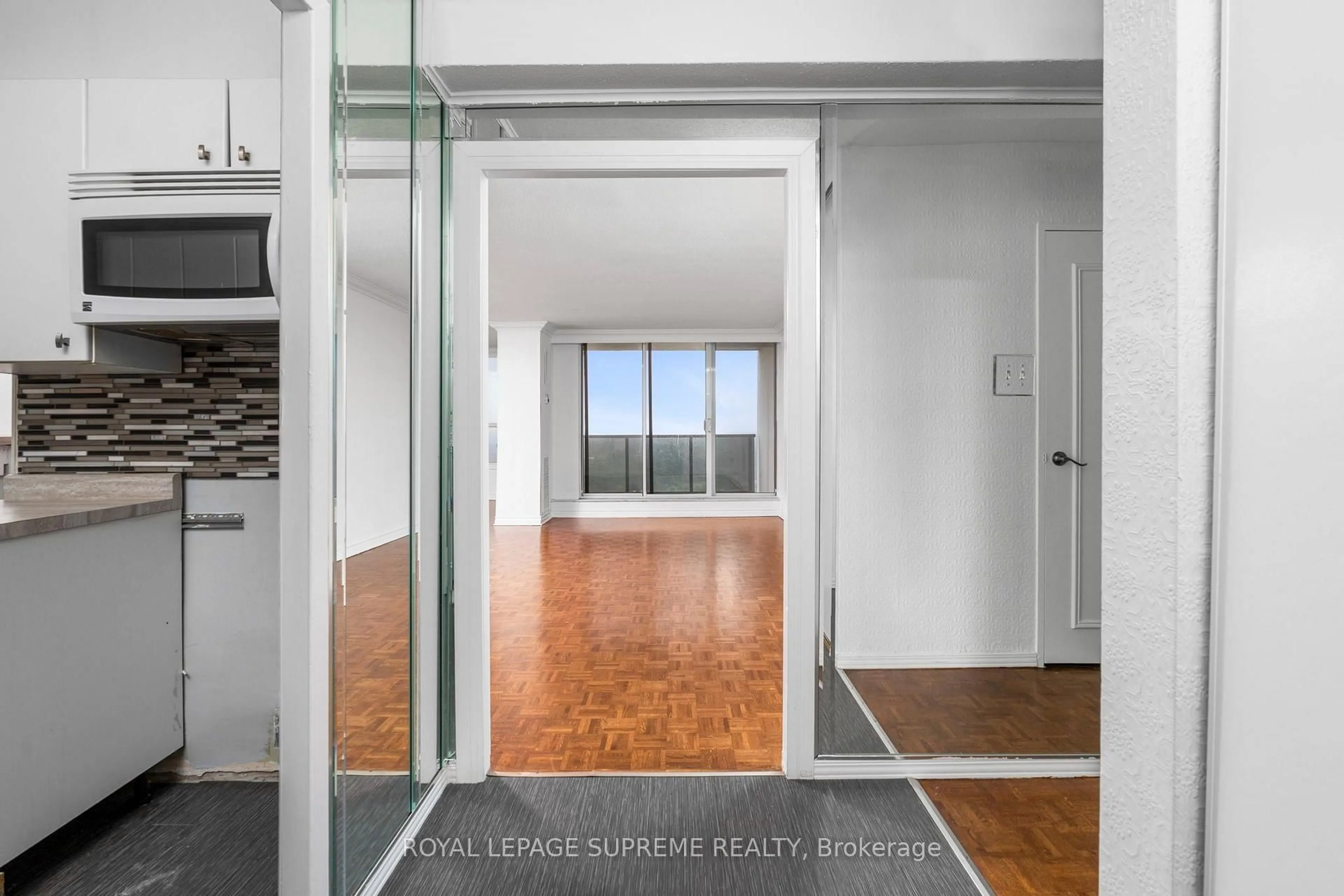 Indoor entryway for 85 Emmett Ave #2409, Toronto Ontario M6M 5A2