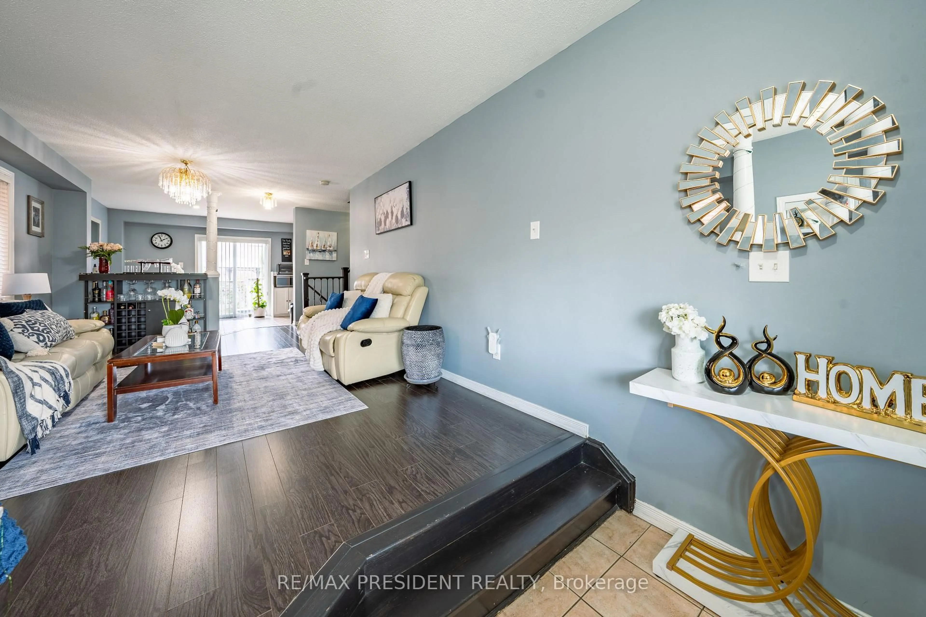 Indoor entryway for 4 Redfinch Way, Brampton Ontario L7A 2B3