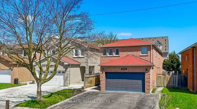 5235 Huntingfield Dr, Mississauga