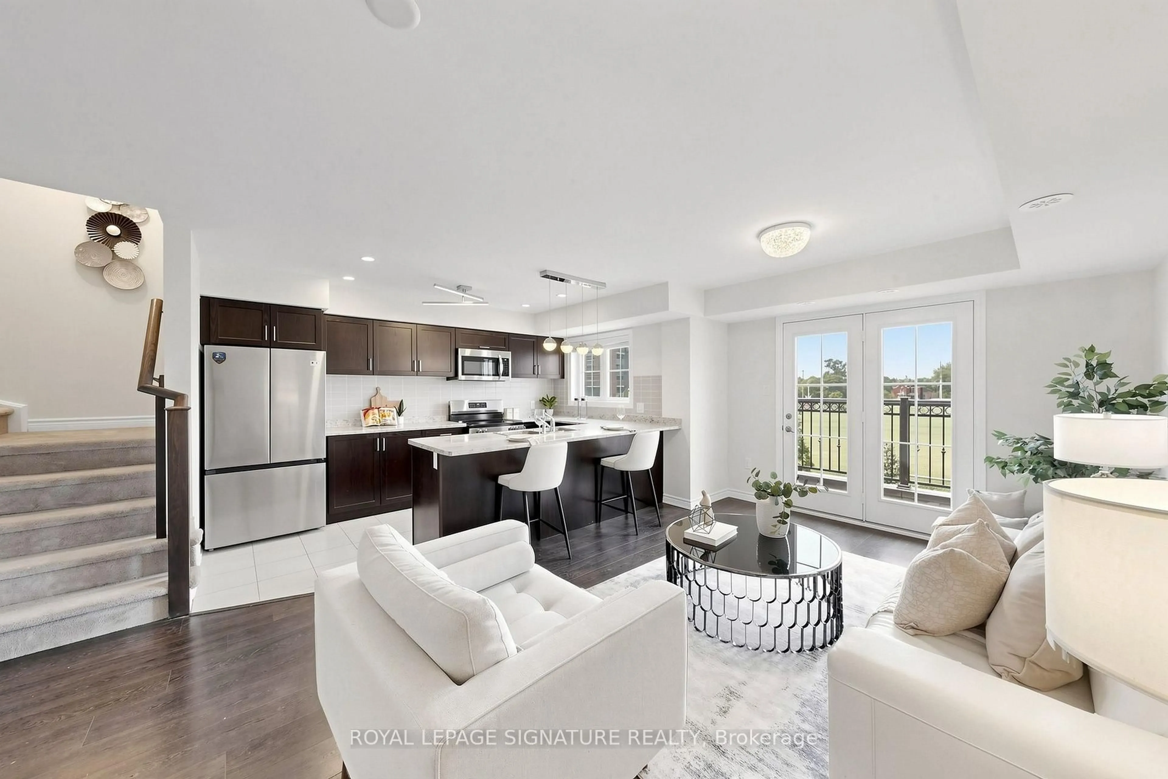 Open concept kitchen, ceramic/tile floor for 2441 Greenwich Dr #11, Oakville Ontario L6M 0S3
