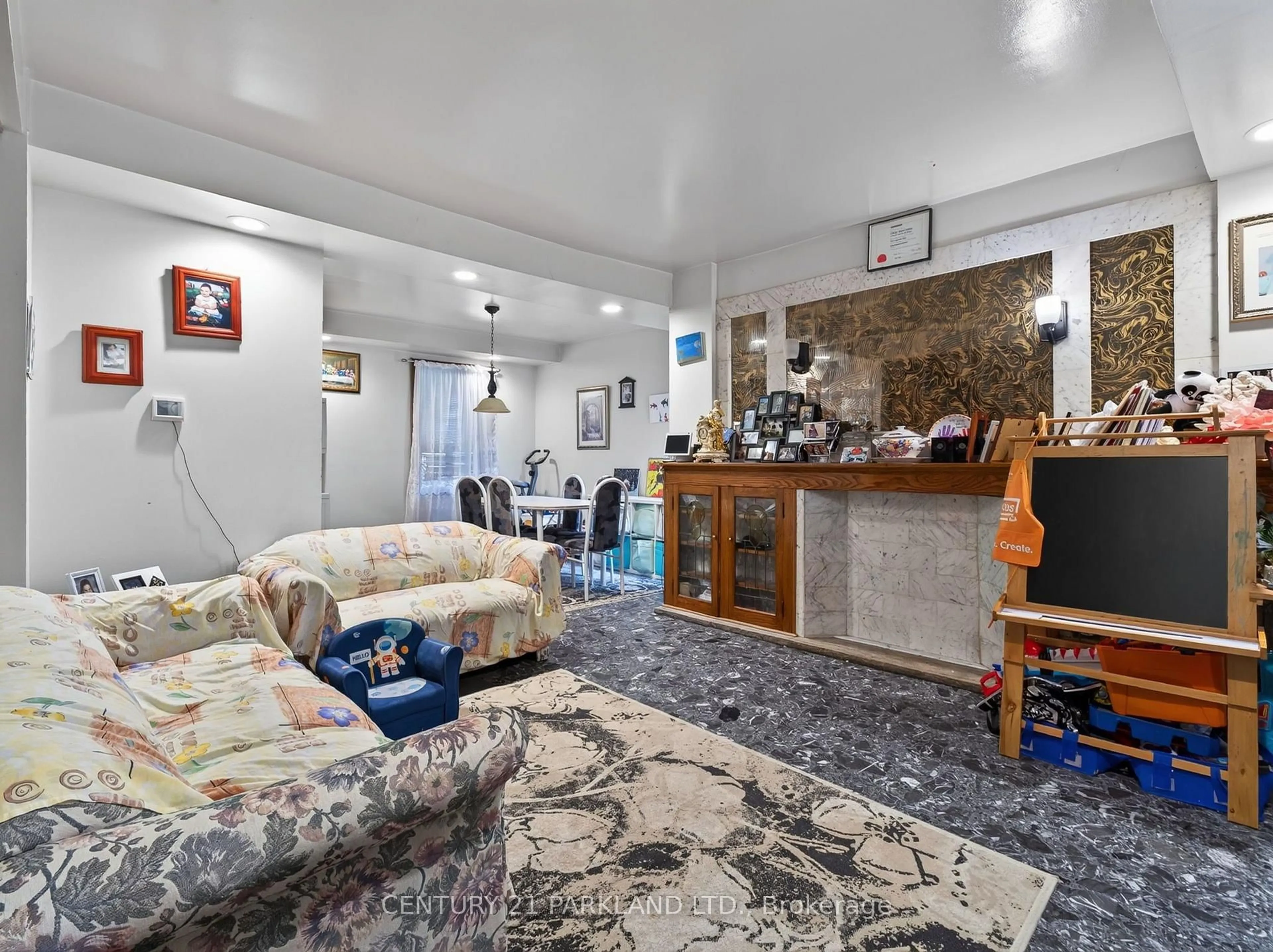 Living room with furniture, unknown for 323 Nairn Ave, Toronto Ontario M6E 4H9