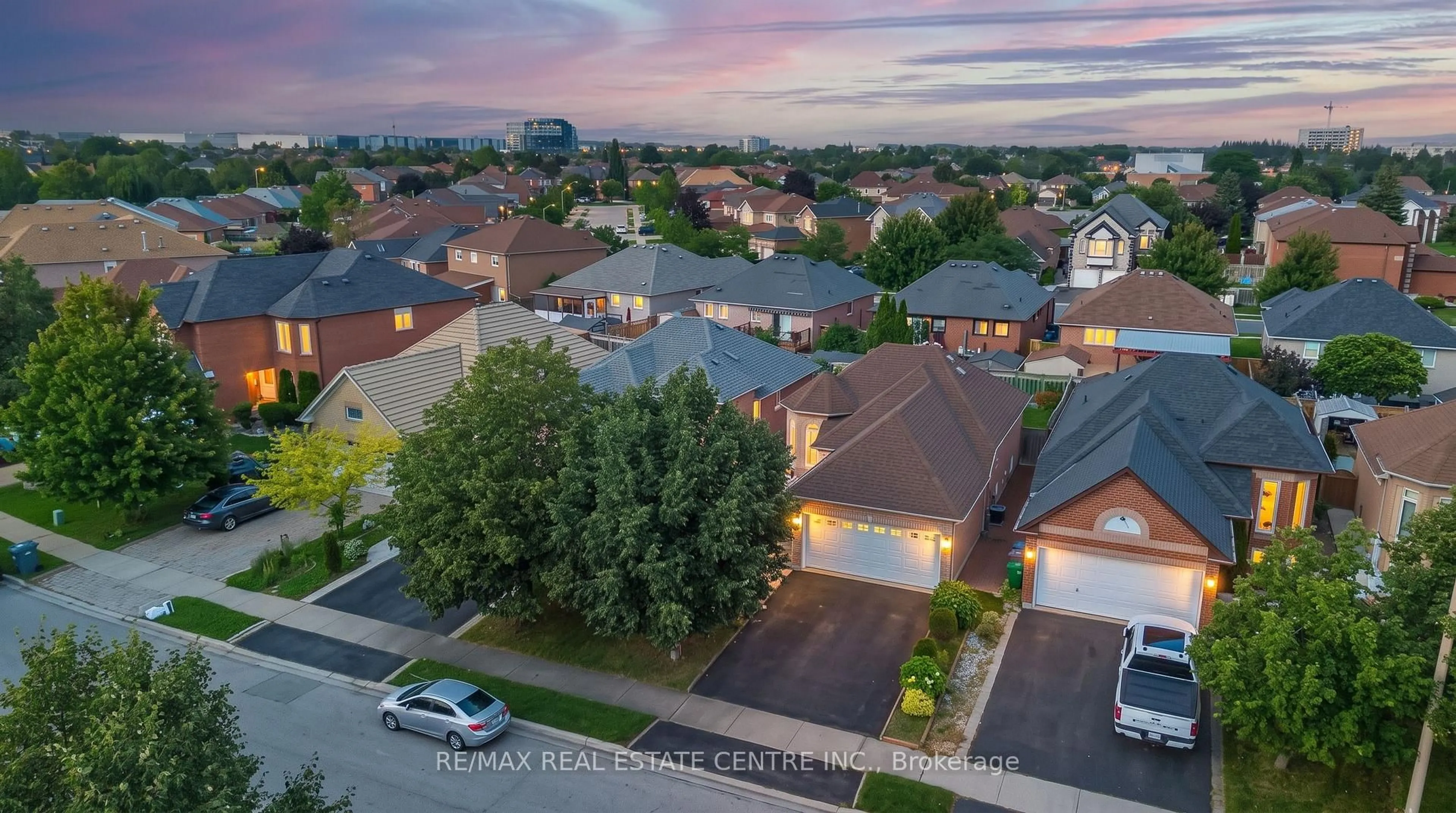 A pic from outside/outdoor area/front of a property/back of a property/a pic from drone, street for 111 Springview Dr, Brampton Ontario L6X 4K3