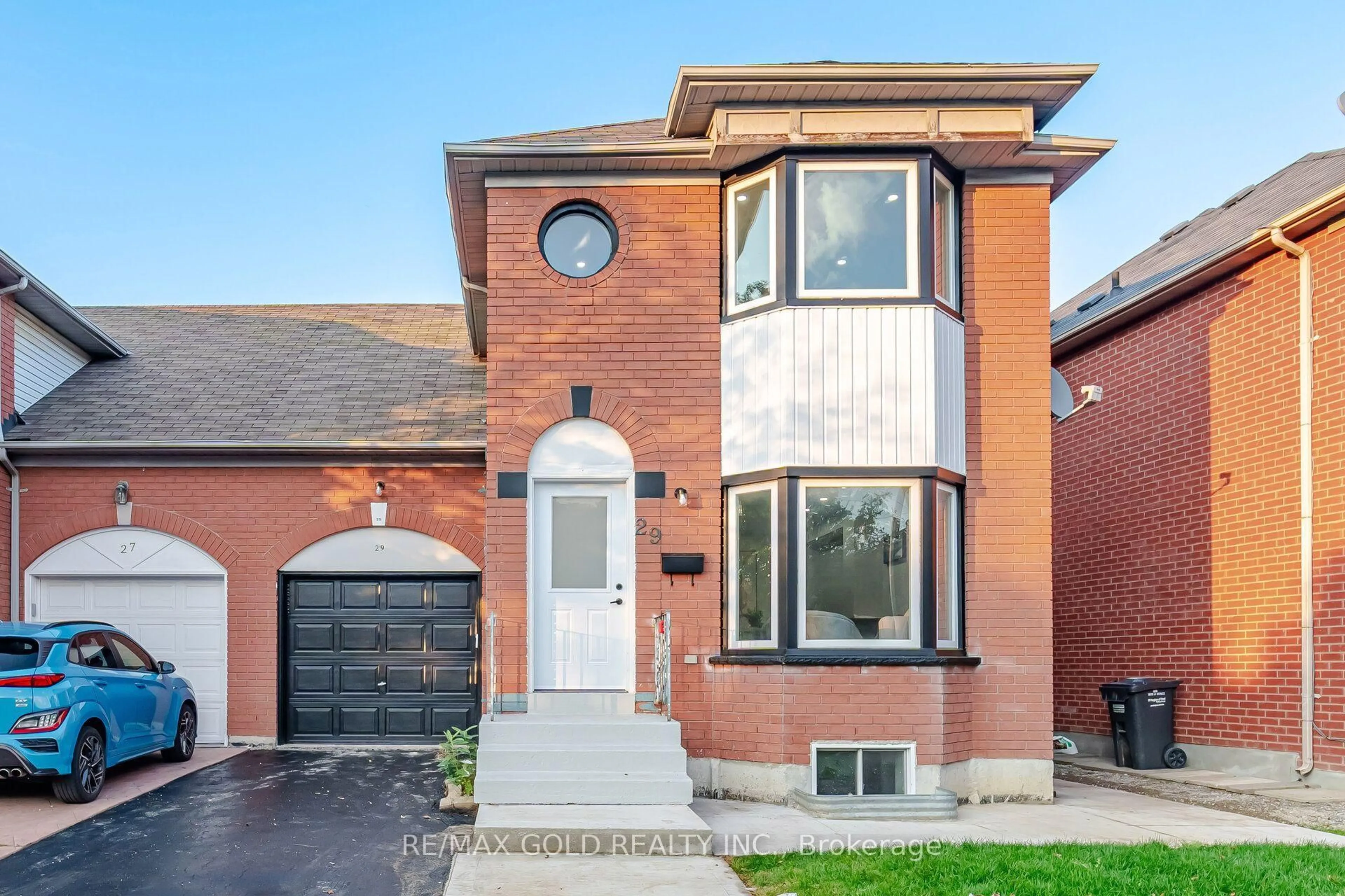 Home with brick exterior material, street for 29 Fern Valley Cres, Brampton Ontario L6R 1K7