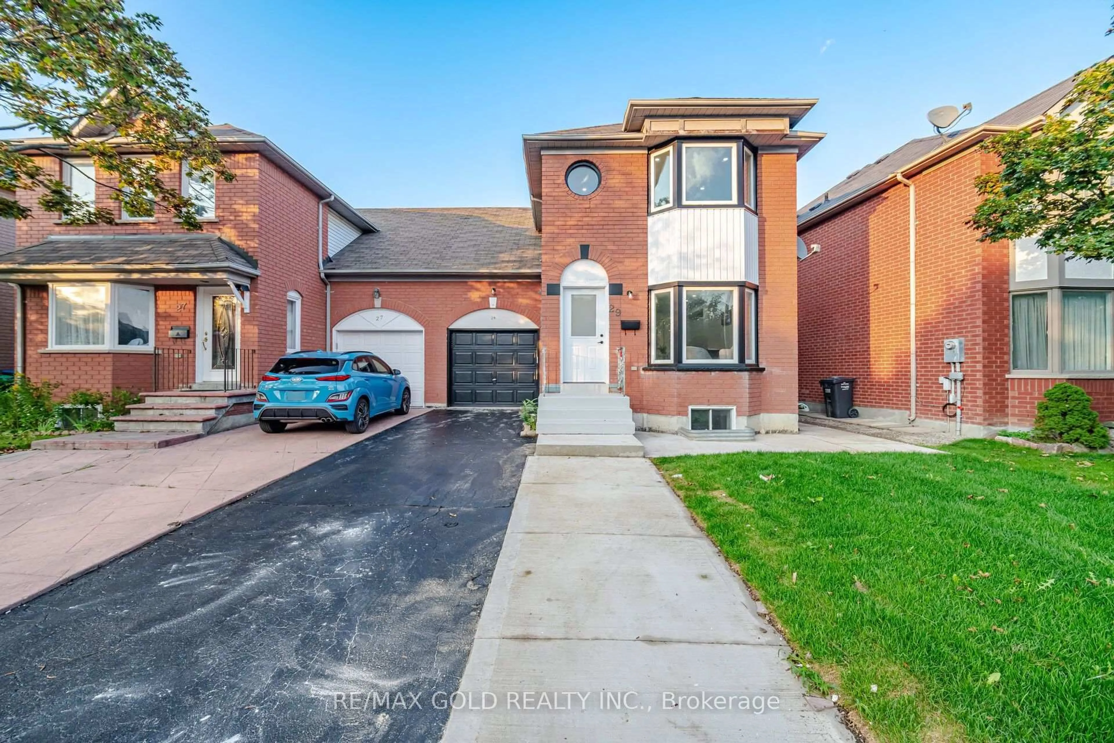 Home with brick exterior material, street for 29 Fern Valley Cres, Brampton Ontario L6R 1K7