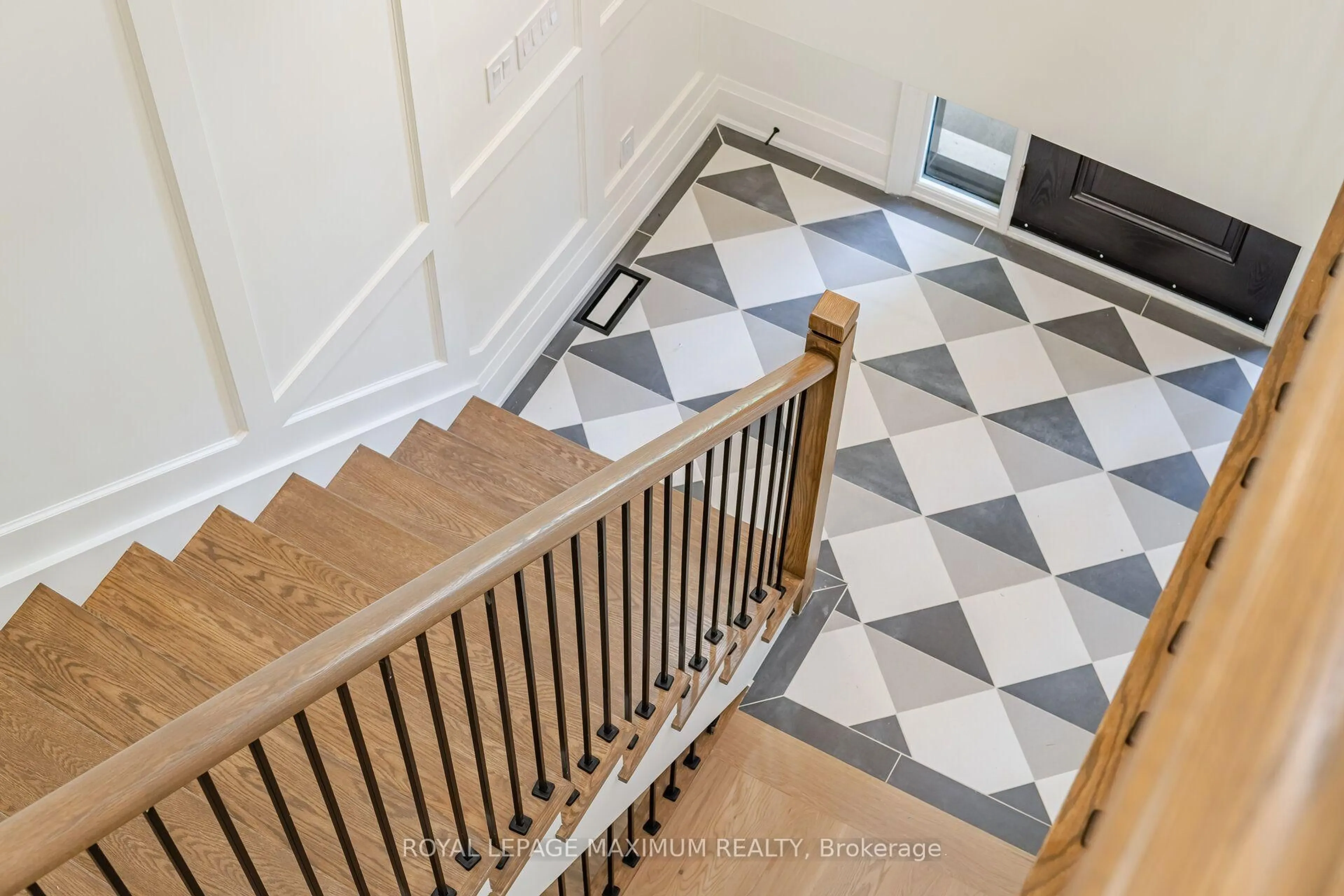 Stairs for 11 Park Blvd, Toronto Ontario M8W 1G3