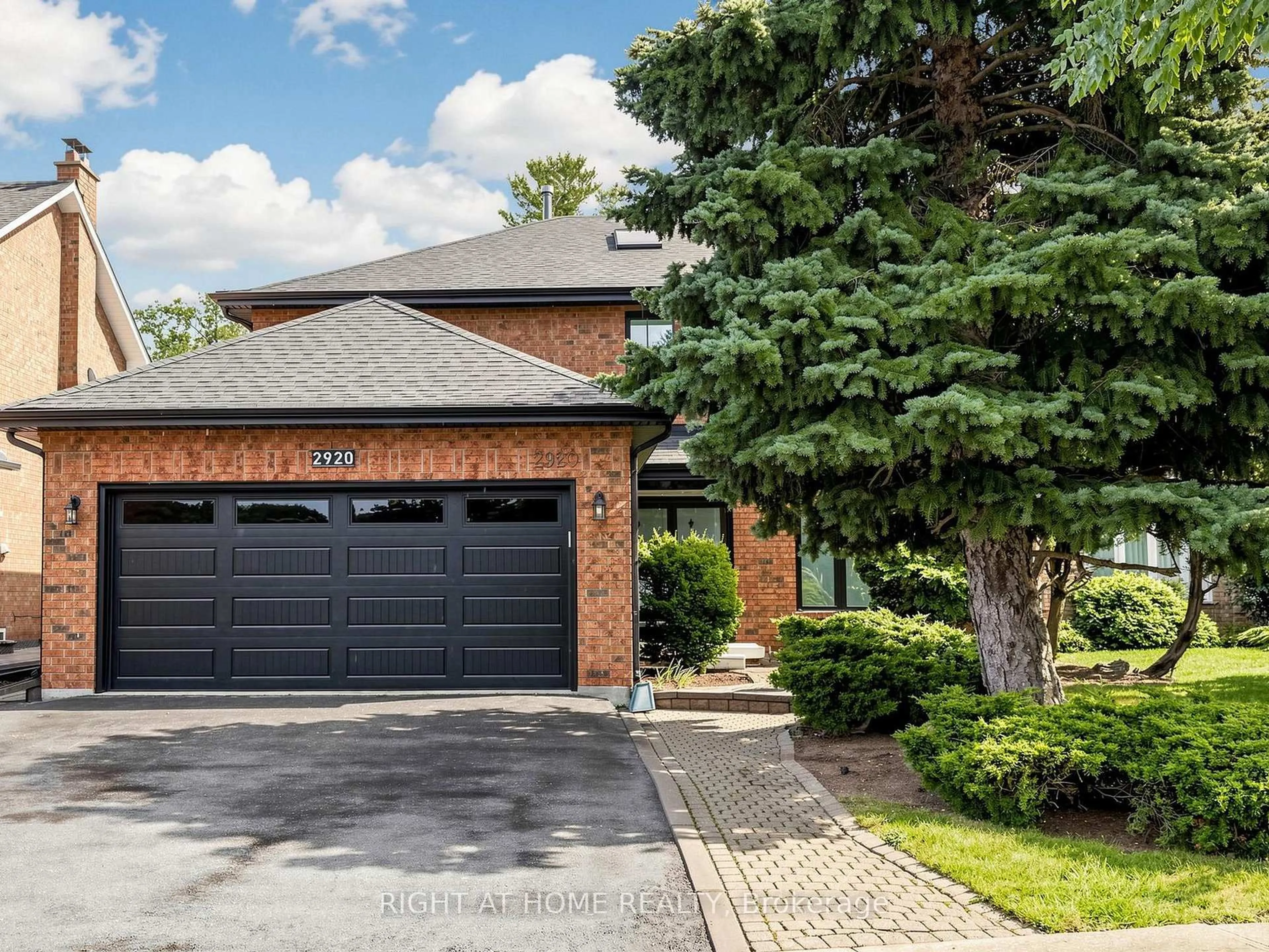 Home with brick exterior material, street for 2920 Kingsway Dr, Oakville Ontario L6J 6R2