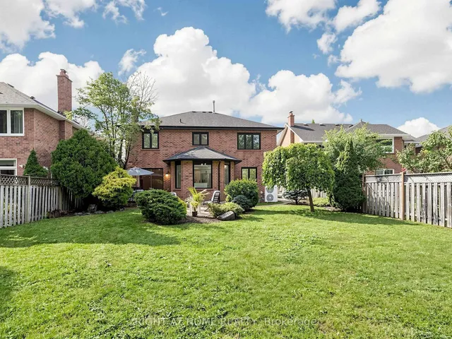 2920 Kingsway Dr, Oakville 4