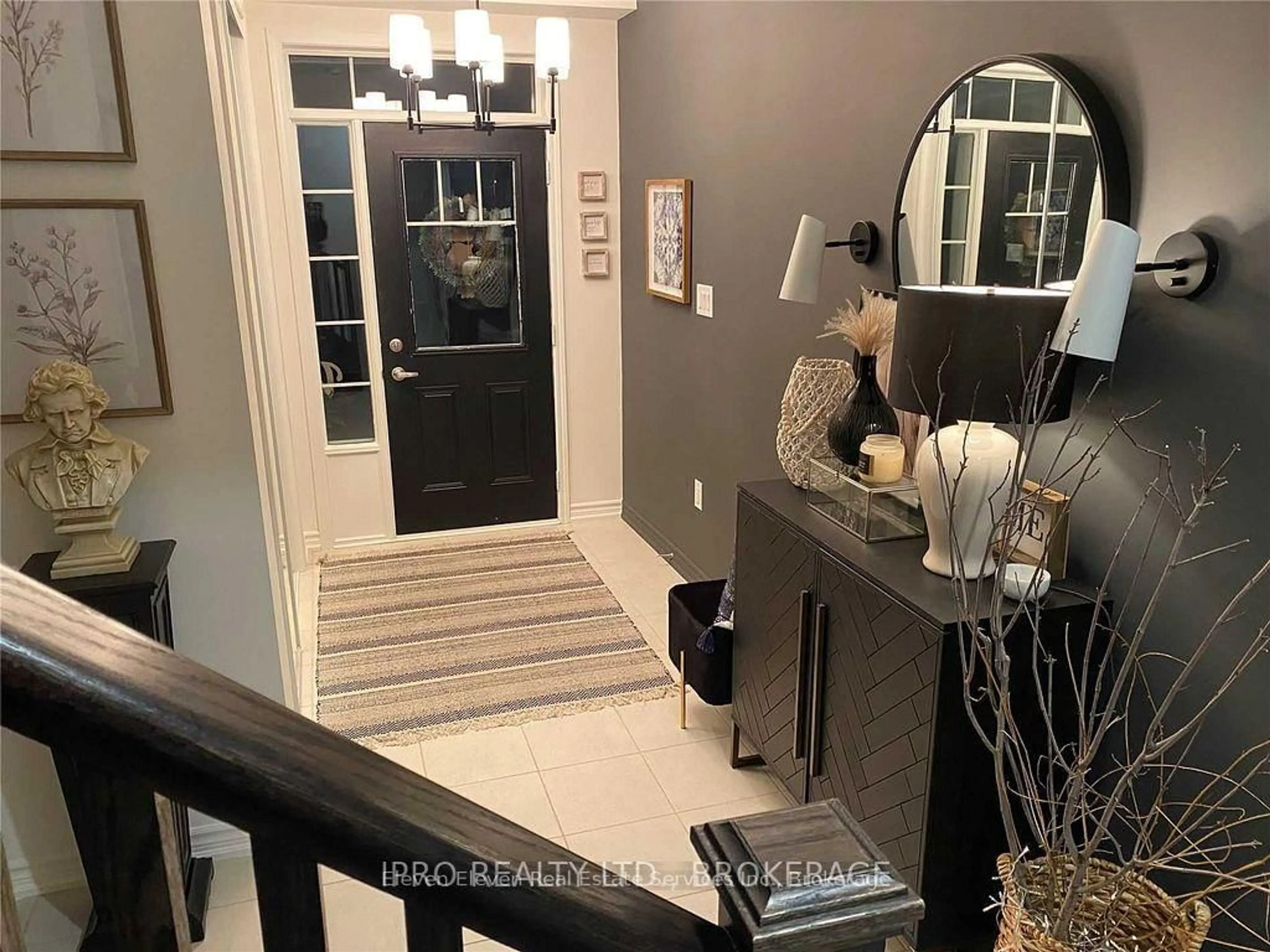 Indoor entryway for 1222 Rose Way #42, Milton Ontario L9E 1P2