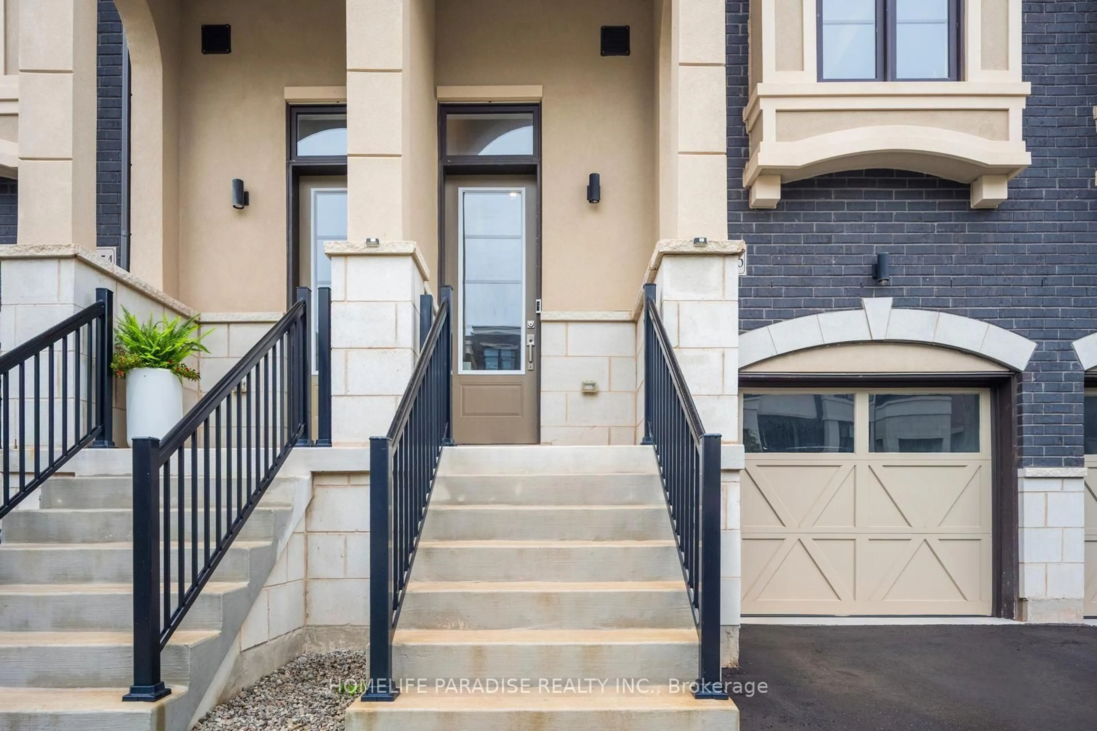 Unknown for 1356 Kaniv St, Oakville Ontario L6M 5R3