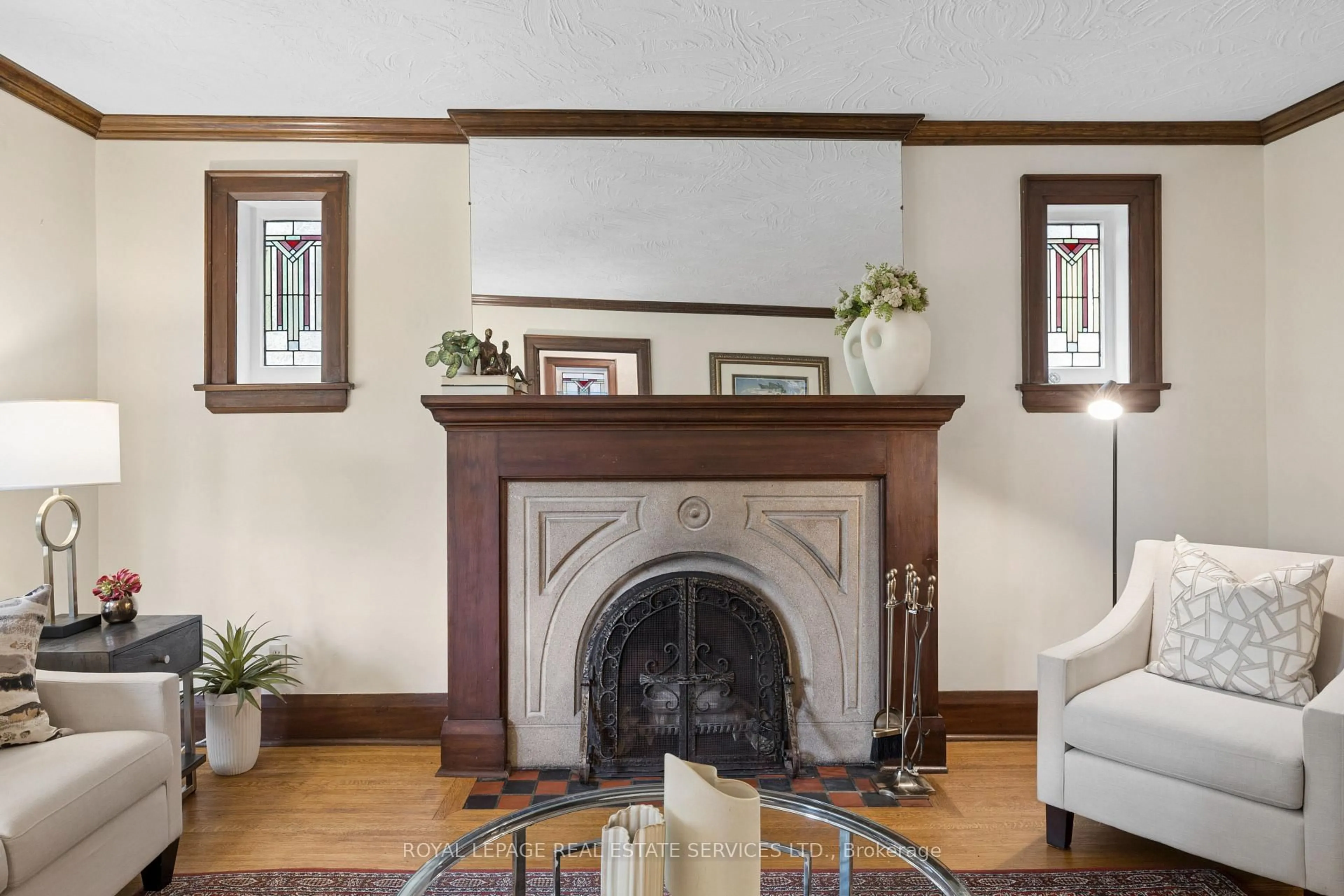 Living room with furniture, unknown for 87 Riverview Gdns, Toronto Ontario M6S 4E7