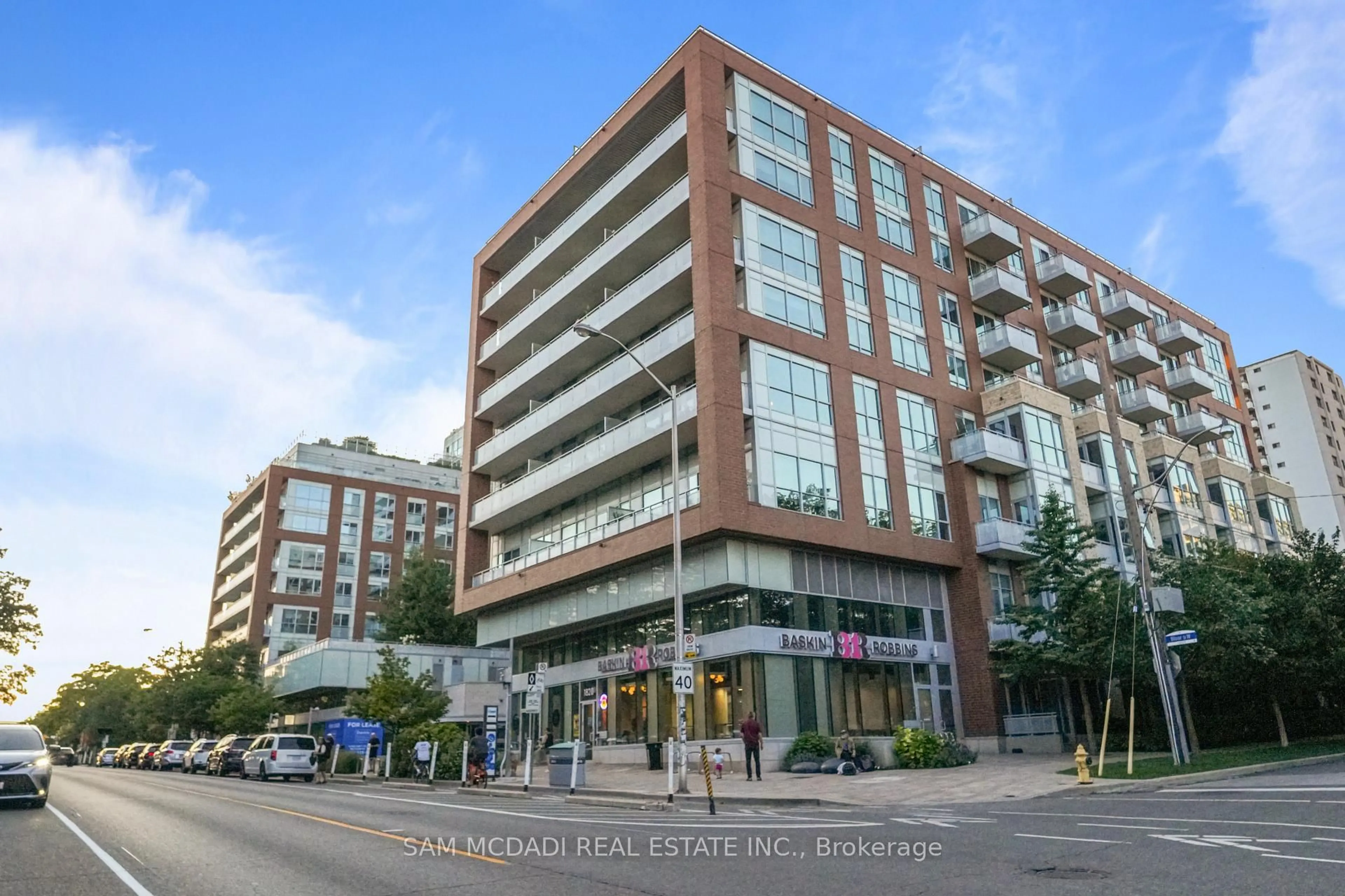 Unknown for 1830 Bloor St #817, Toronto Ontario M6P 0A2