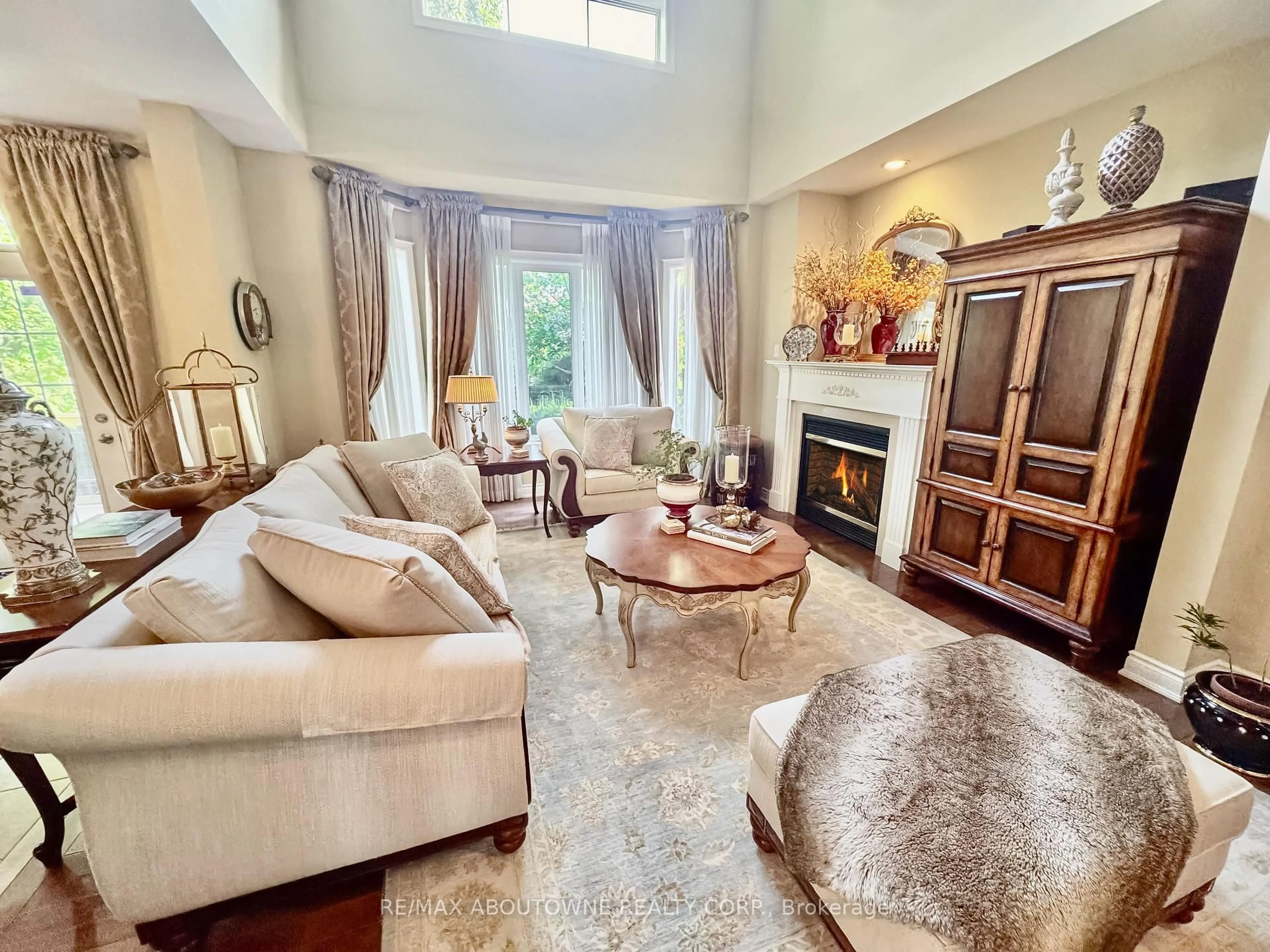 Living room with furniture, unknown for 434 Nautical Blvd, Oakville Ontario L6L 0A6