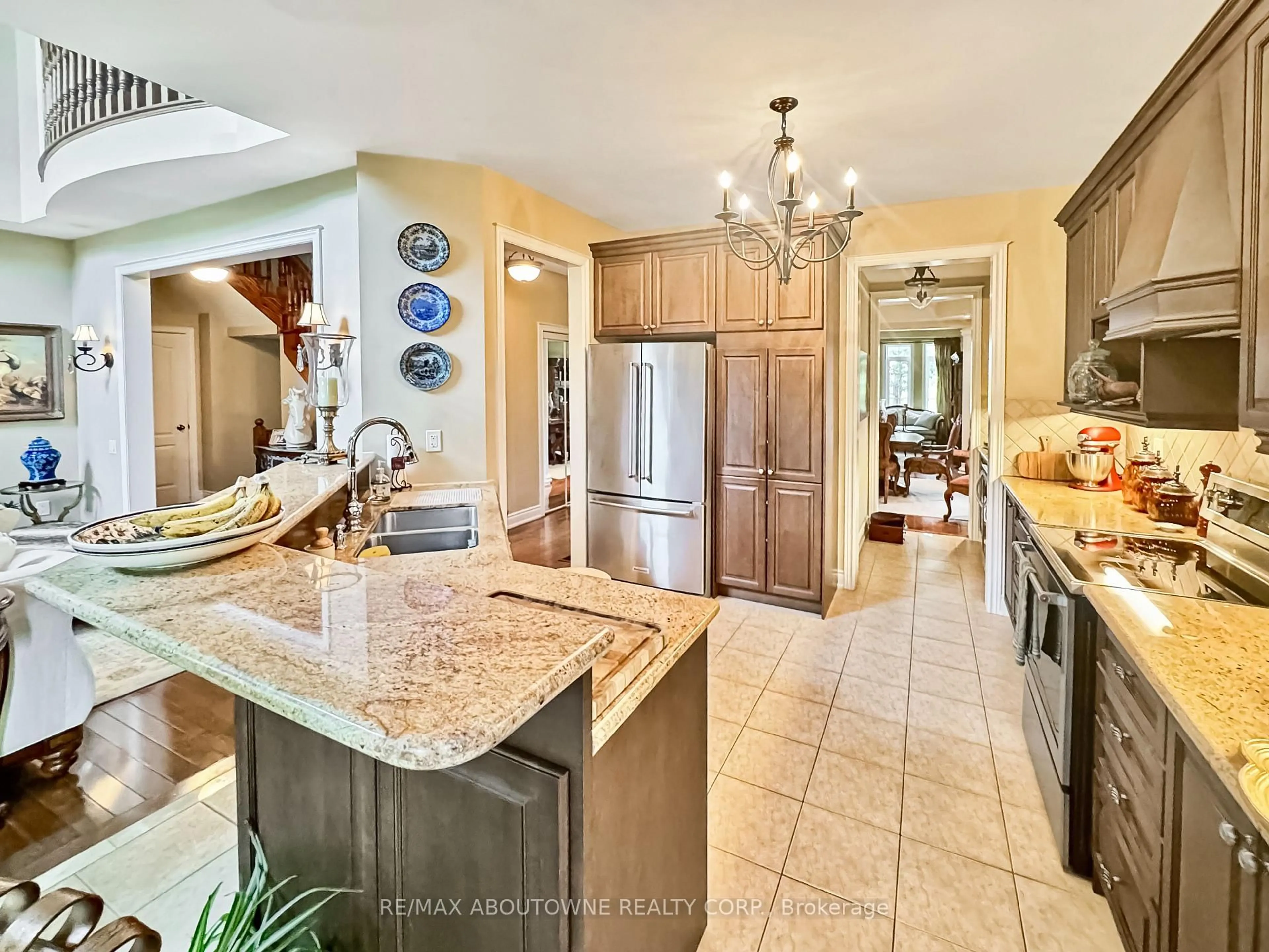 Open concept kitchen, ceramic/tile floor for 434 Nautical Blvd, Oakville Ontario L6L 0A6
