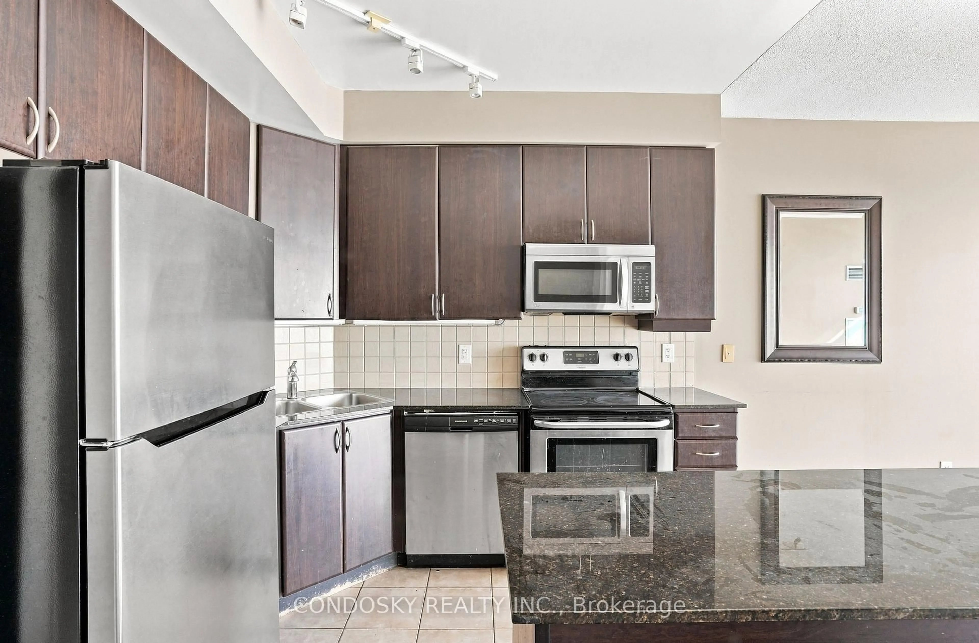 Standard kitchen, unknown for 225 Webb Dr #2808, Mississauga Ontario L5B 4P2