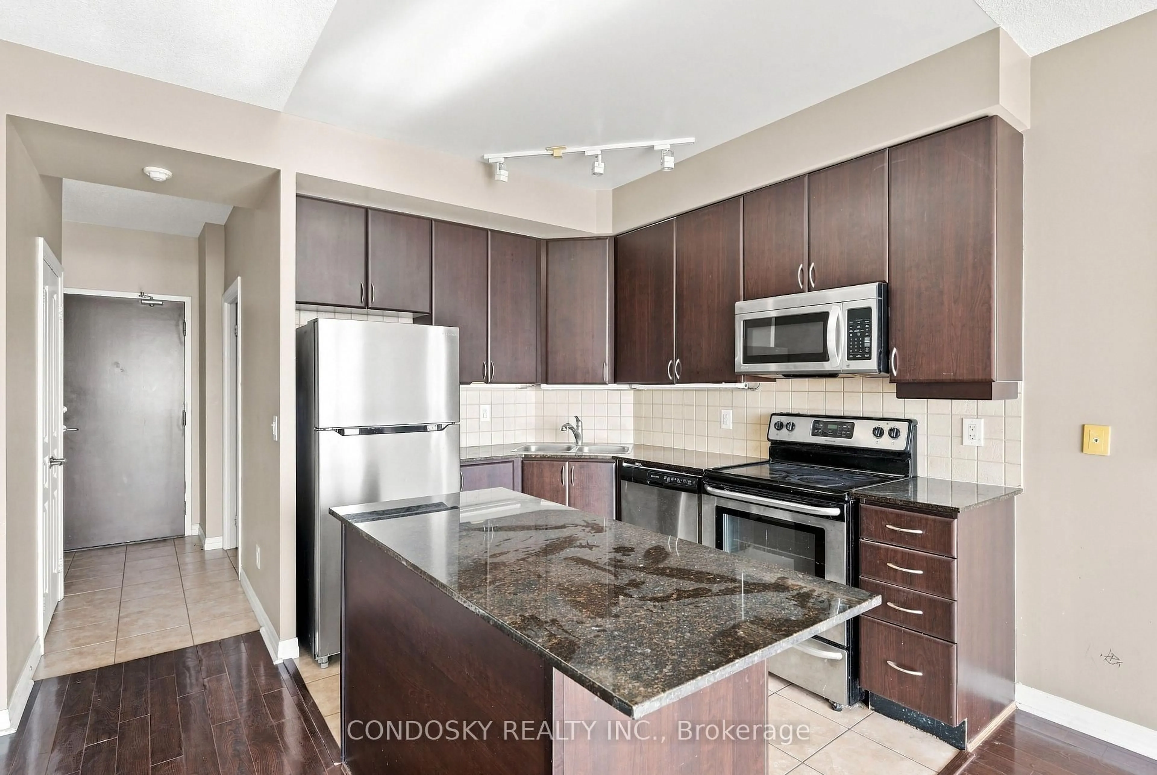 Standard kitchen, unknown for 225 Webb Dr #2808, Mississauga Ontario L5B 4P2
