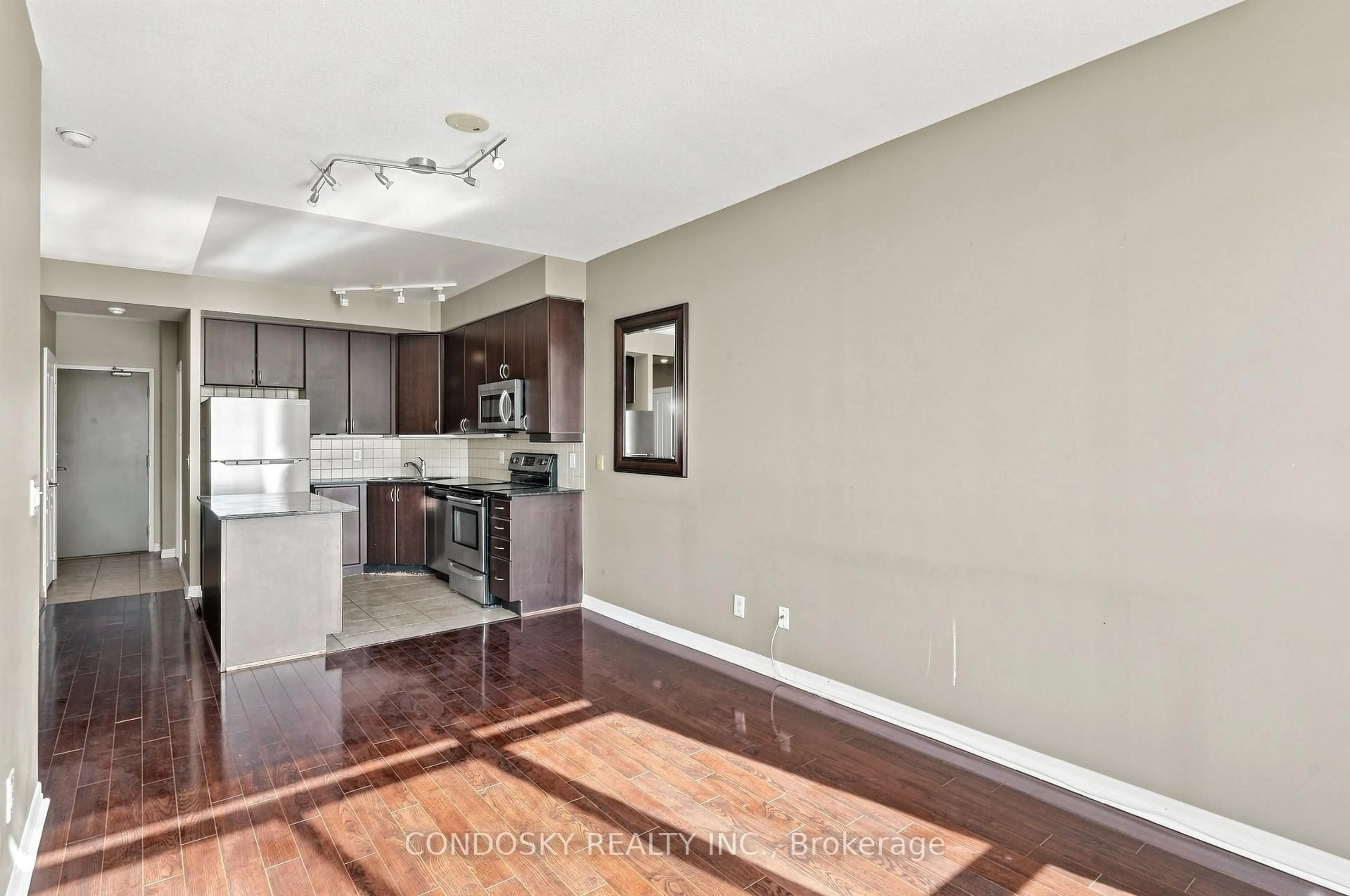 Open concept kitchen, unknown for 225 Webb Dr #2808, Mississauga Ontario L5B 4P2