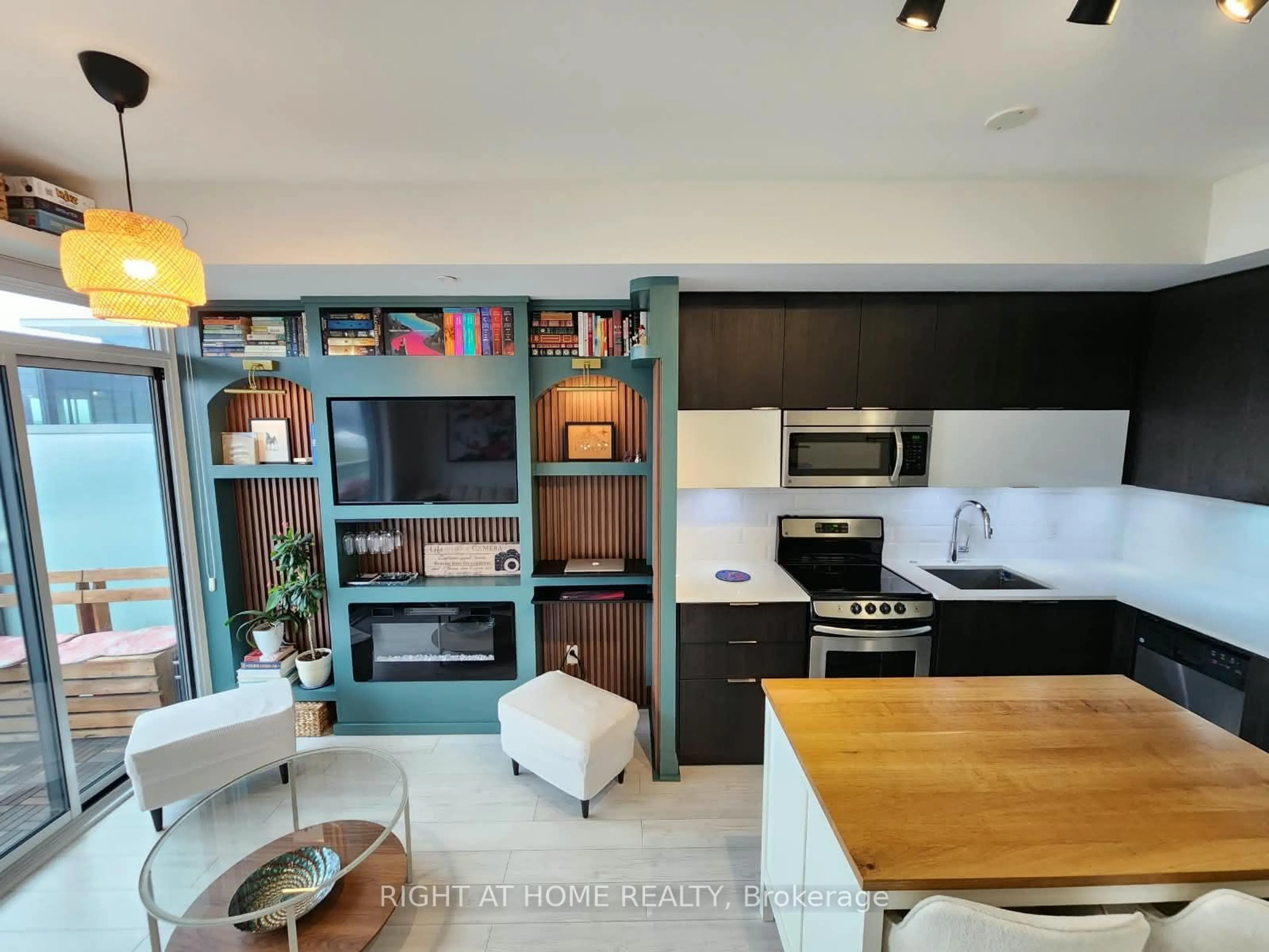 Open concept kitchen, unknown for 56 Annie Craig Dr #608, Toronto Ontario M8V 0C8
