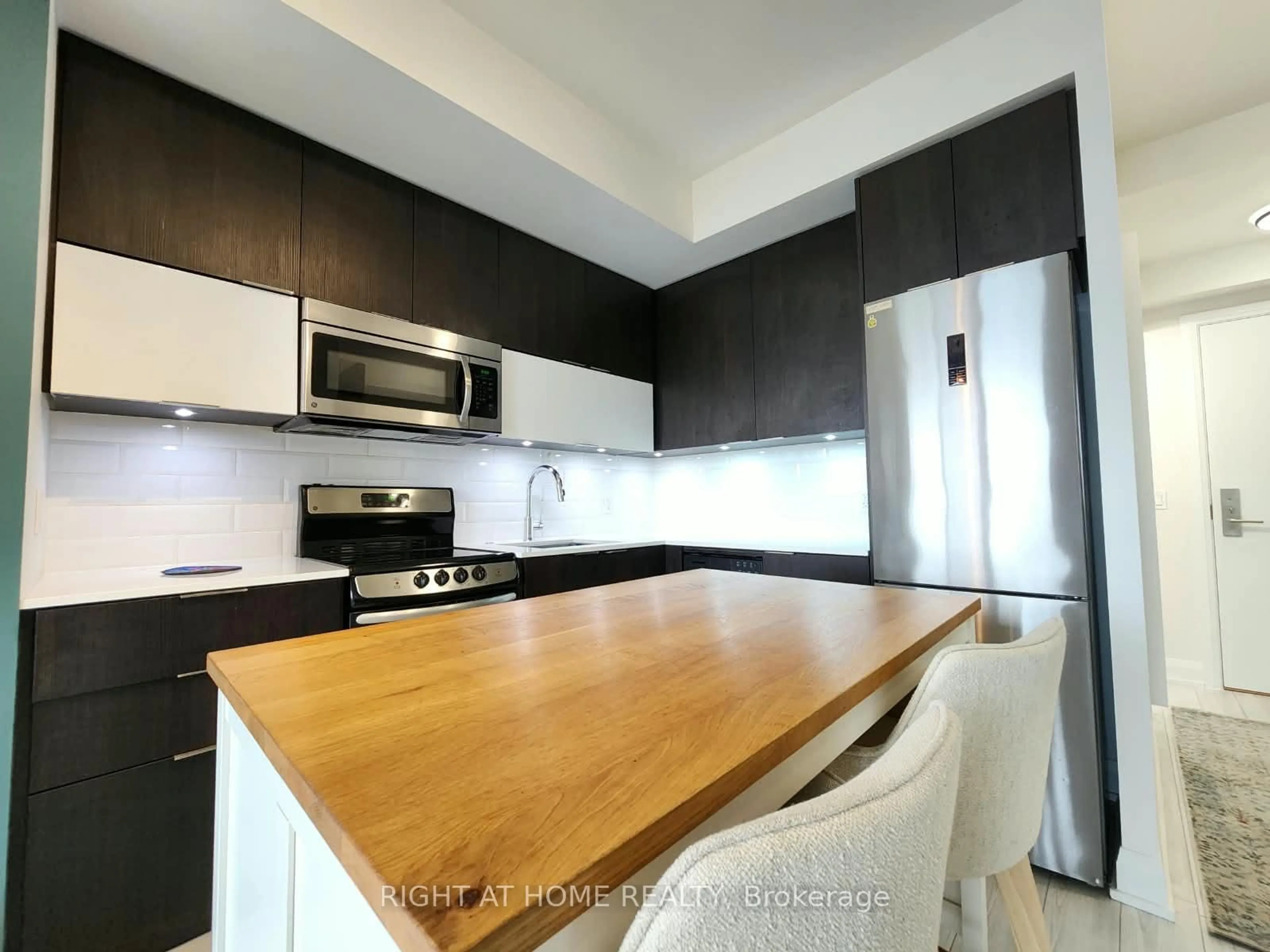 Standard kitchen, unknown for 56 Annie Craig Dr #608, Toronto Ontario M8V 0C8