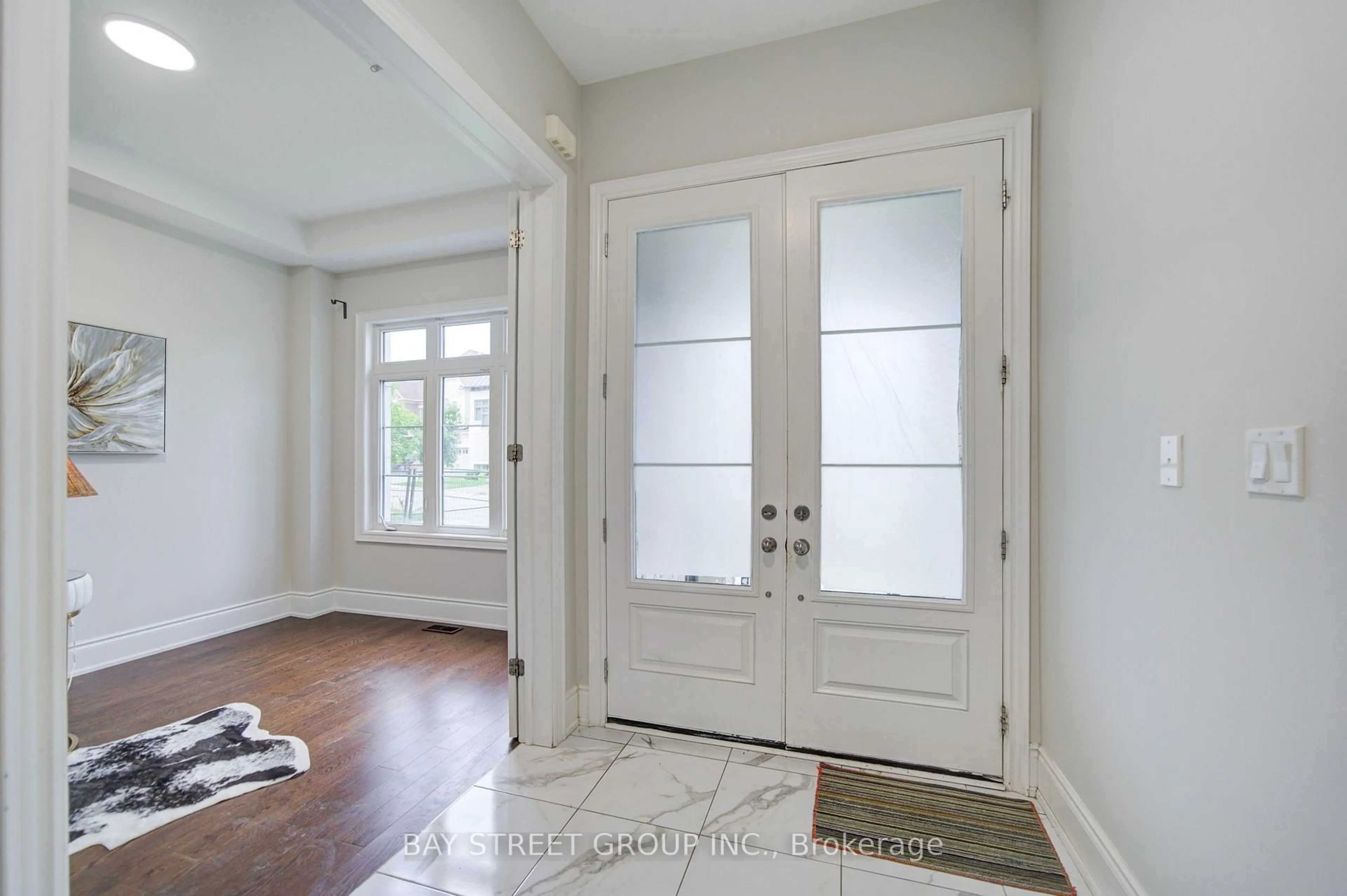 Indoor entryway for 16 Malaspina Clse, Brampton Ontario L6Y 6E2
