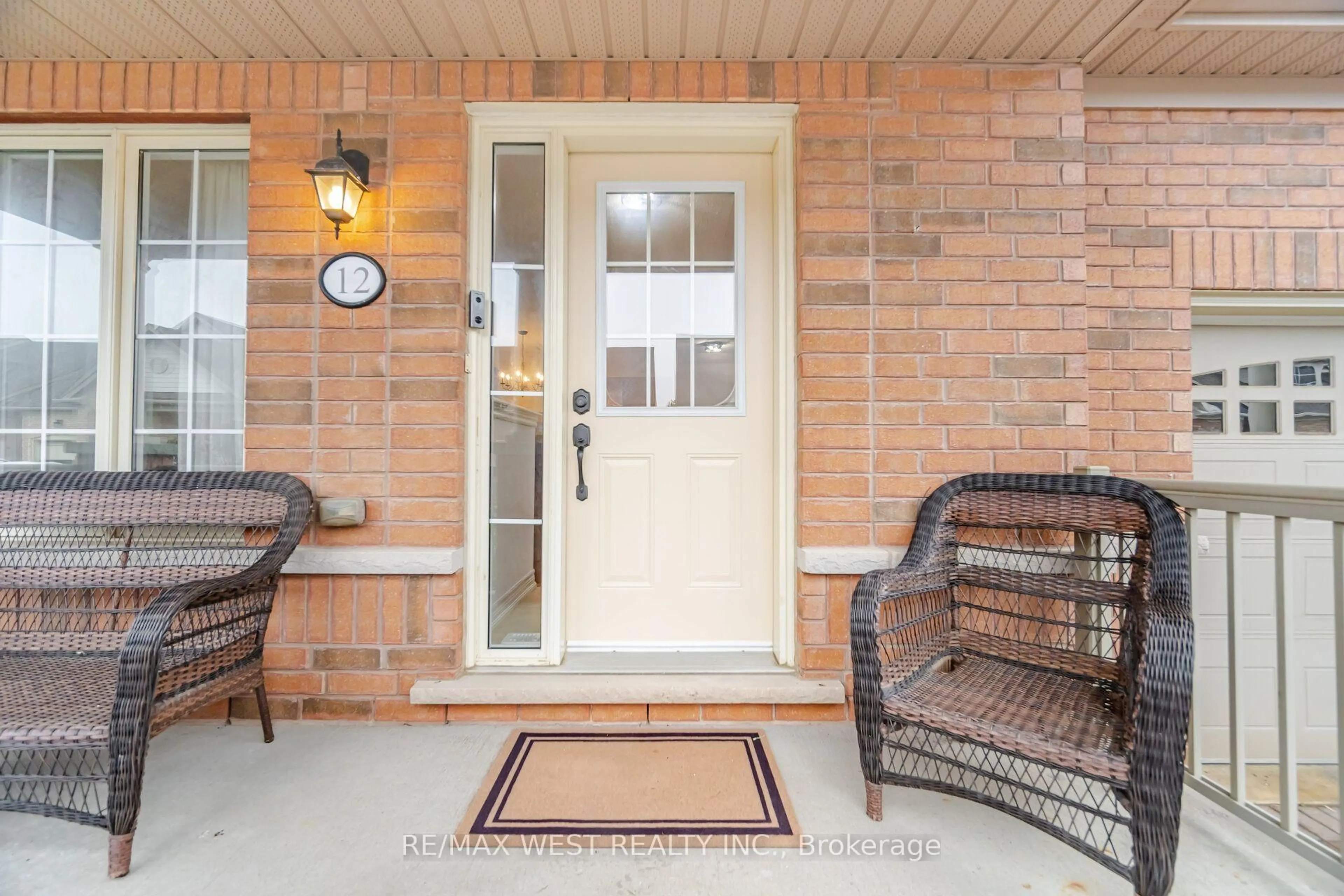 Indoor entryway for 12 Muzzo Dr, Brampton Ontario L6R 3W8