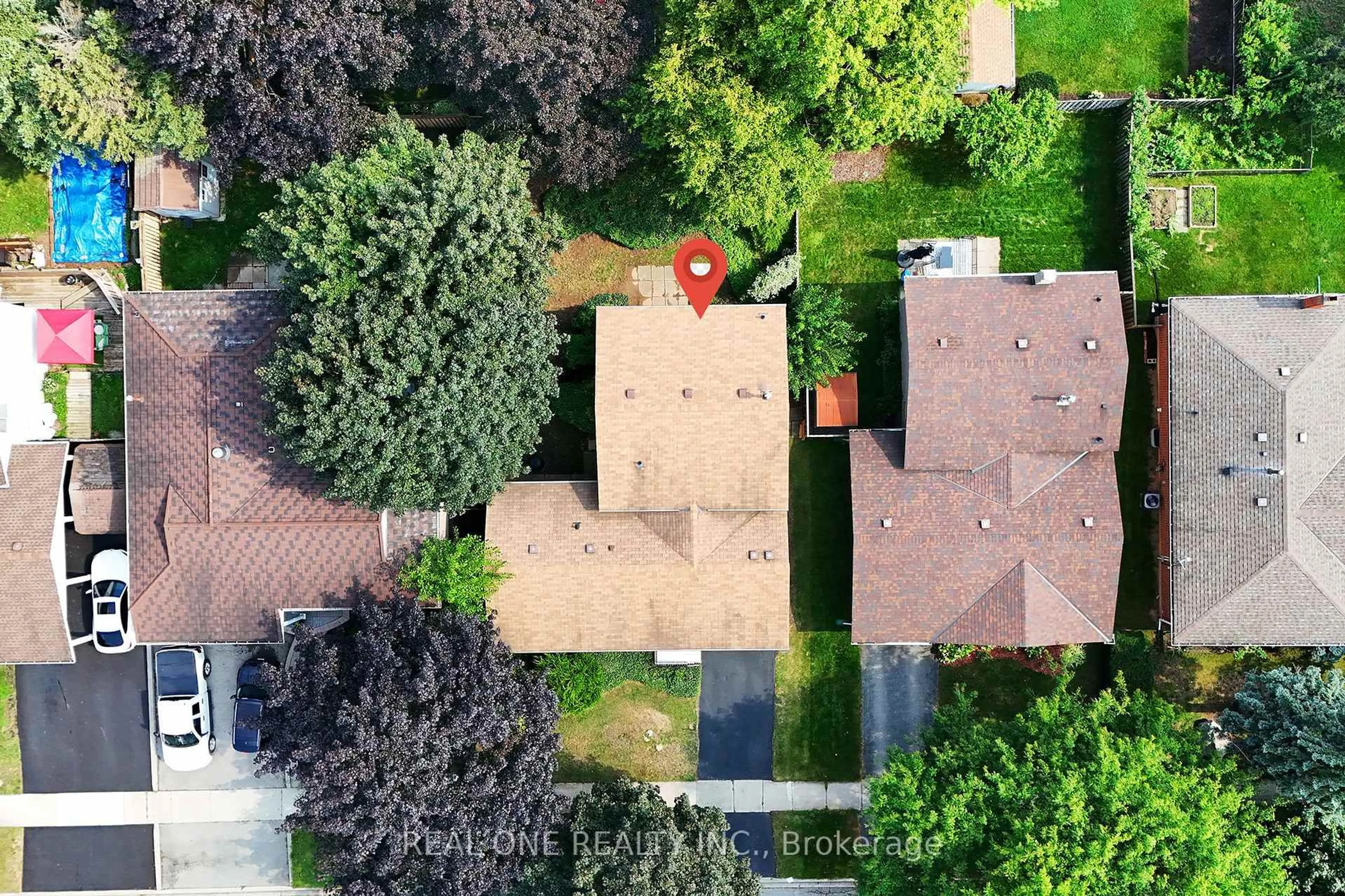 A pic from outside/outdoor area/front of a property/back of a property/a pic from drone, street for 3148 Bentworth Dr, Burlington Ontario L7M 1M2