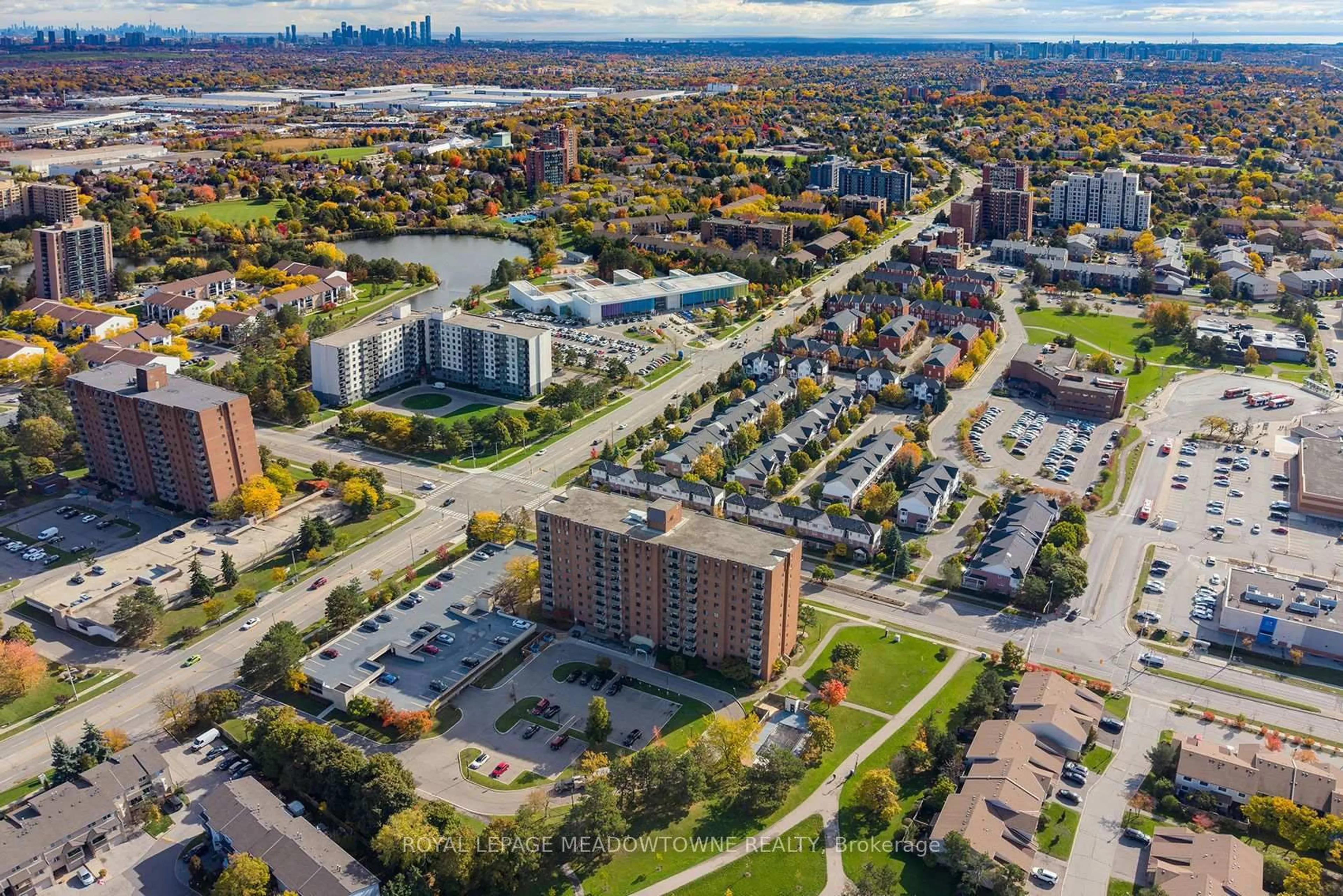 A pic from outside/outdoor area/front of a property/back of a property/a pic from drone, city buildings view from balcony for 6720 Glen Erin Dr #206, Mississauga Ontario L5N 3K8