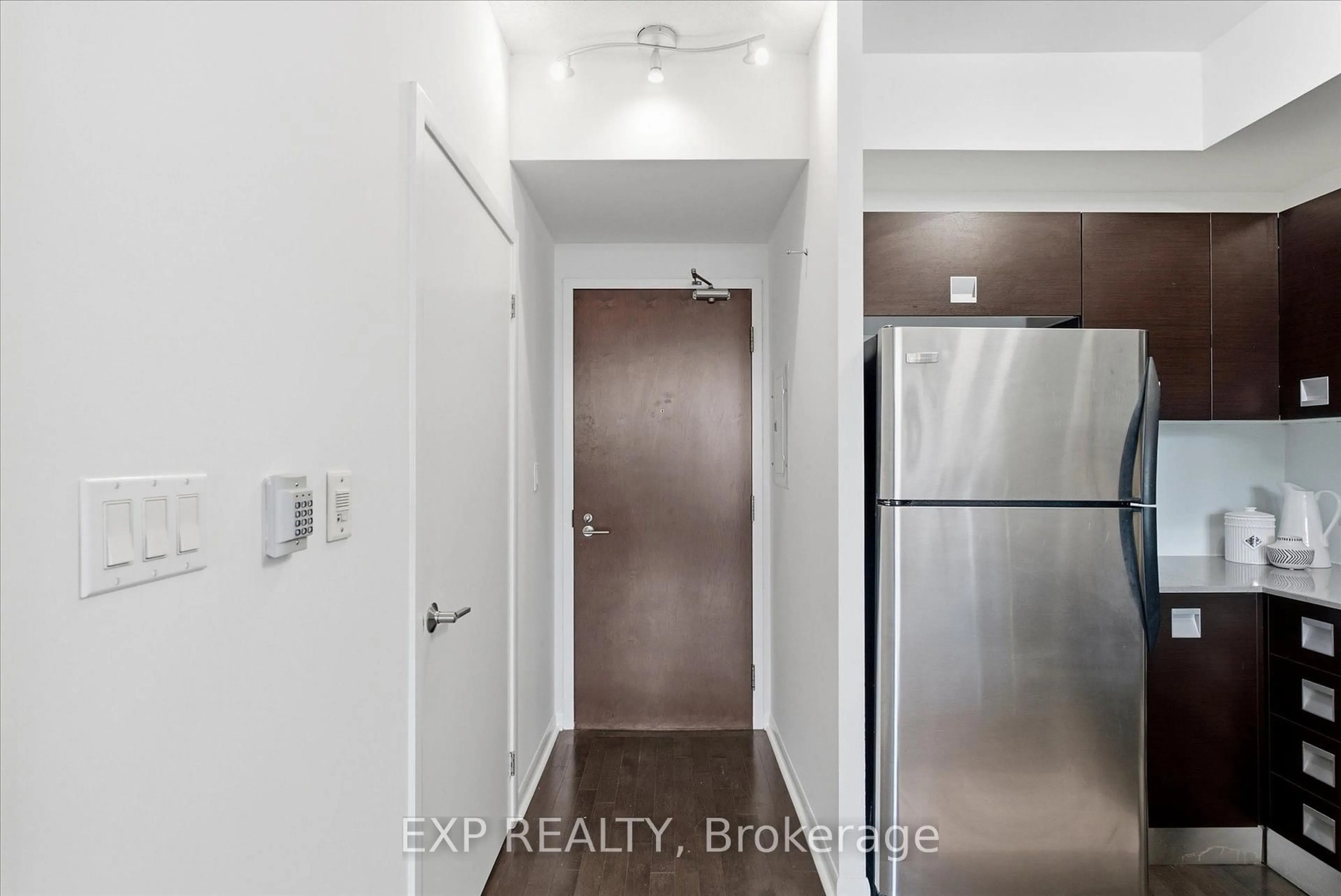 Unknown for 3391 Bloor St #221, Toronto Ontario M8X 1G3