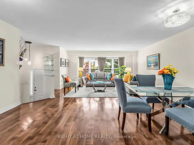 25 Tamarack Circ, Toronto 5
