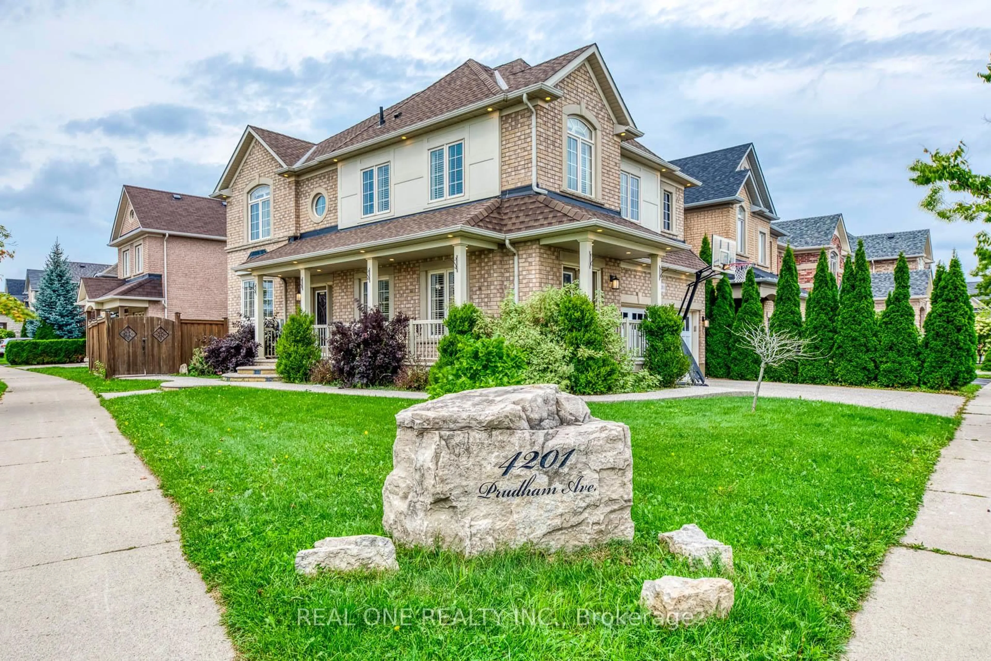 Home with brick exterior material, street for 4201 Prudham Ave, Burlington Ontario L7M 0N1