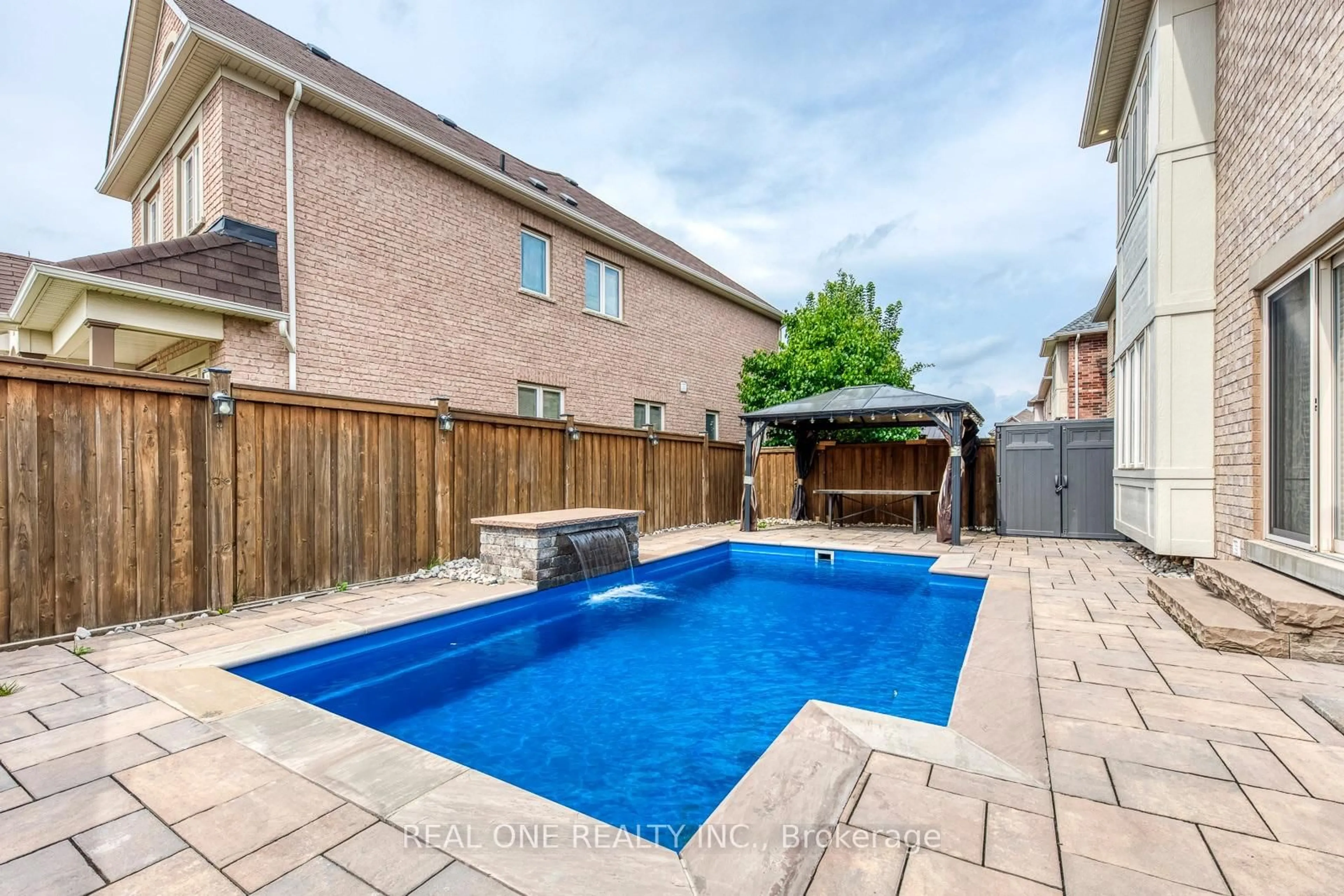 Pool for 4201 Prudham Ave, Burlington Ontario L7M 0N1