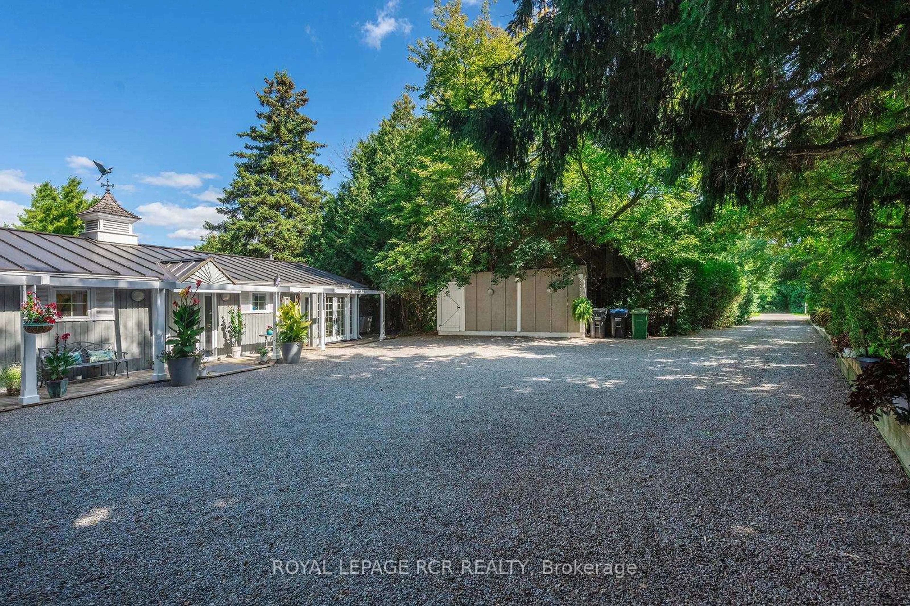 A pic from outside/outdoor area/front of a property/back of a property/a pic from drone, street for 114 Kennedy Rd, Caledon Ontario L7C 2A7