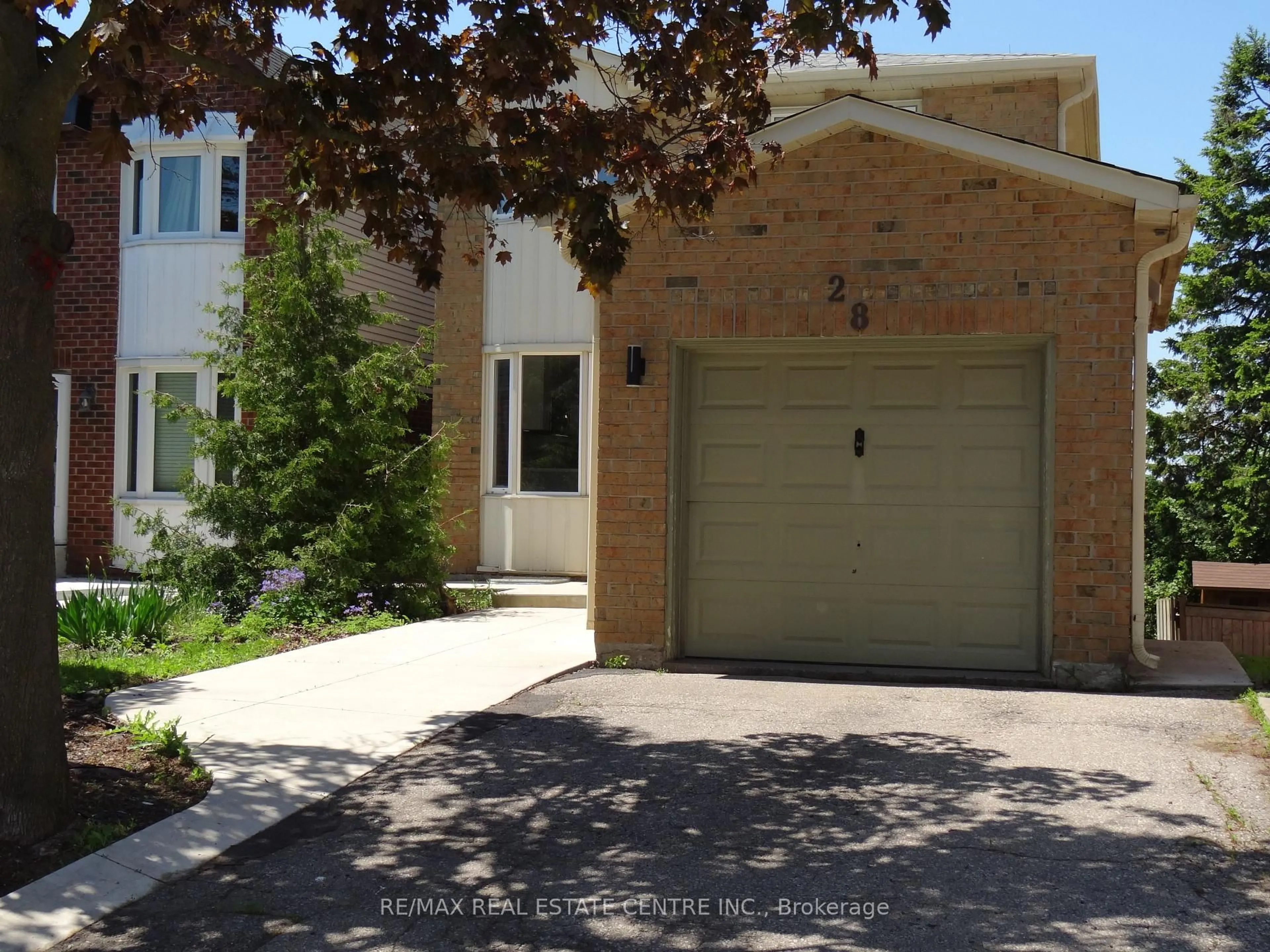 Unknown for 28 Rawling Cres, Brampton Ontario L6Z 1N8