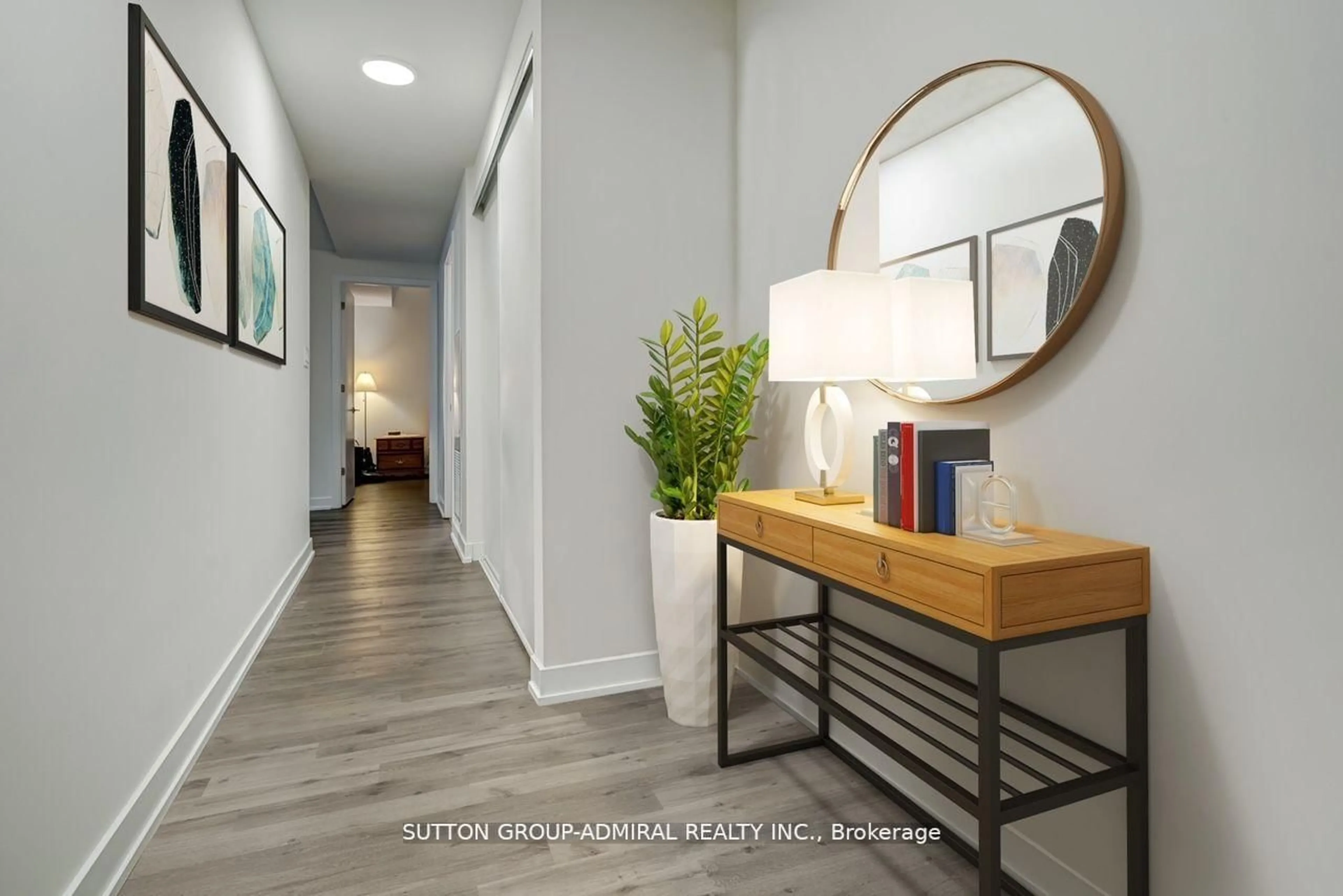 Indoor entryway for 430 Roncesvalles Ave #207, Toronto Ontario M6R 0A6