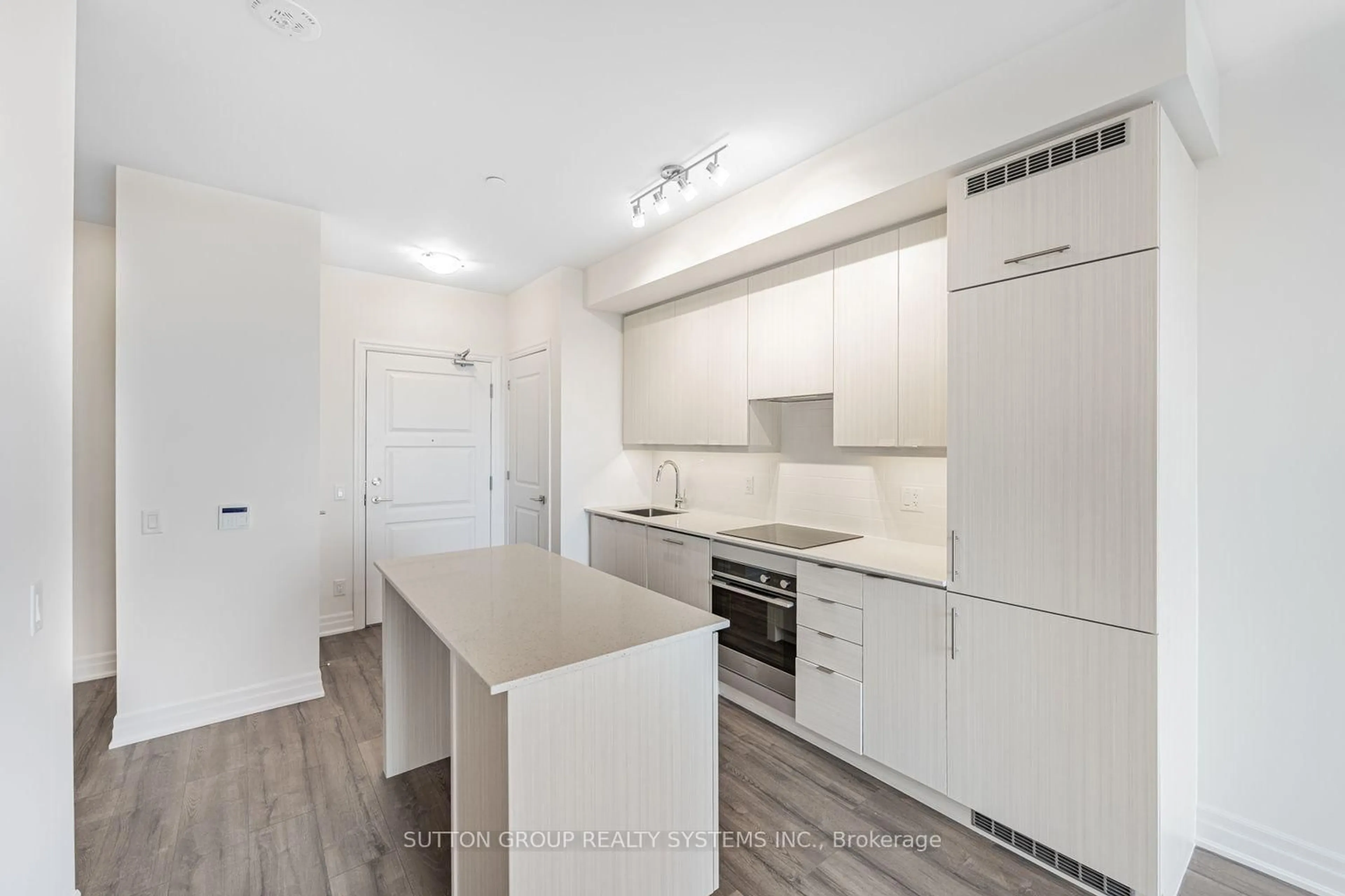 Standard kitchen, unknown for 36 Elm Dr #2208, Mississauga Ontario L5B 0N3