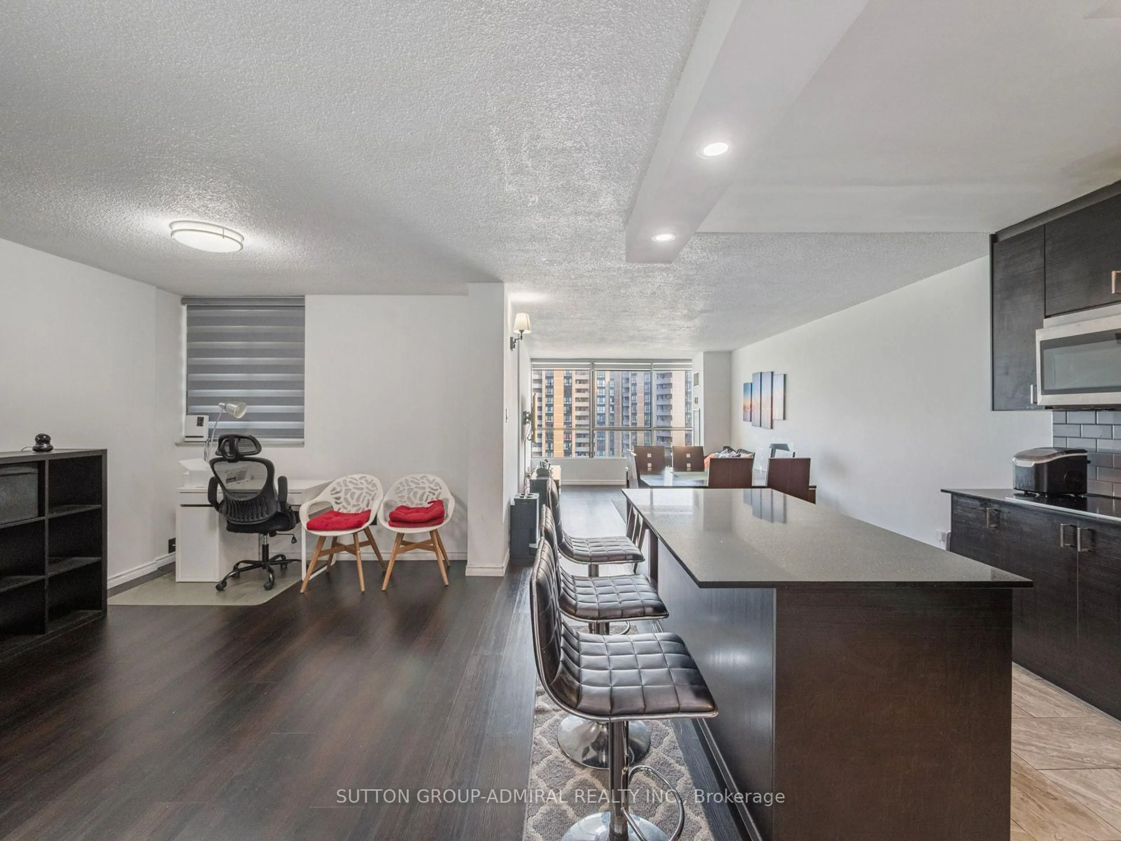 Unknown for 10 Martha Eaton Way #1811, Toronto Ontario M6M 5B3