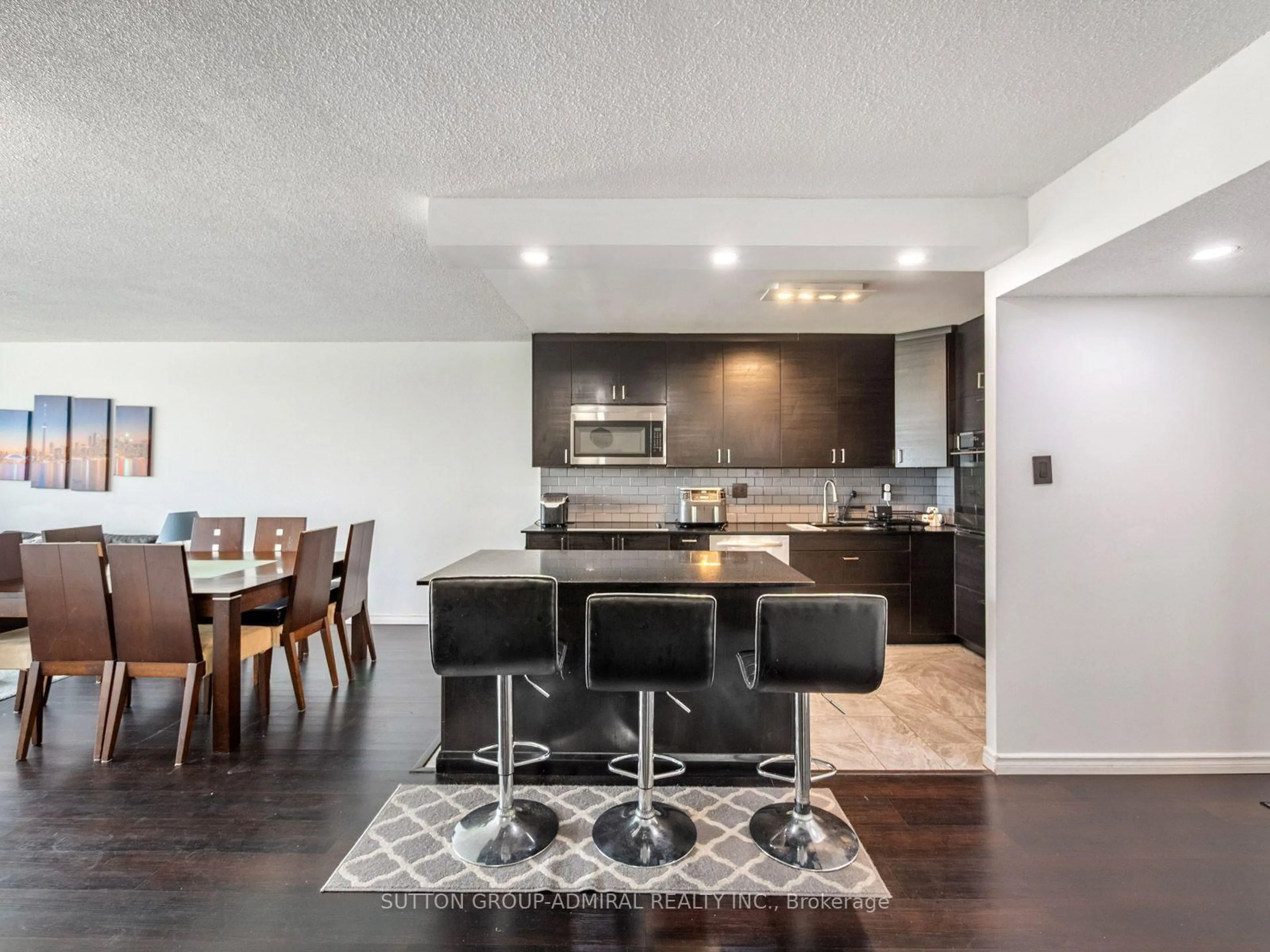 Open concept kitchen, unknown for 10 Martha Eaton Way #1811, Toronto Ontario M6M 5B3