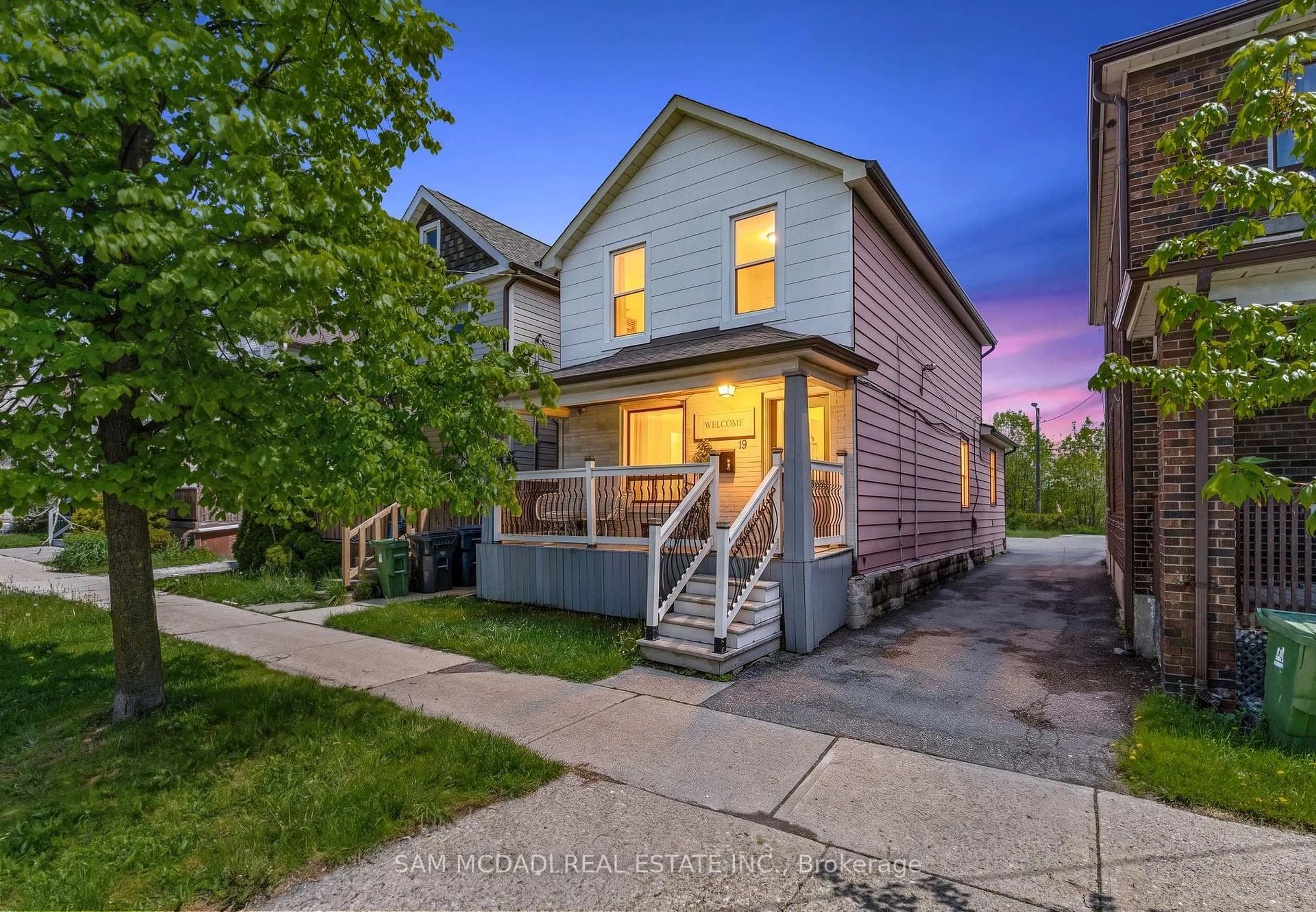 Unknown for 19 Toffee Crt, Toronto Ontario M8V 3B9